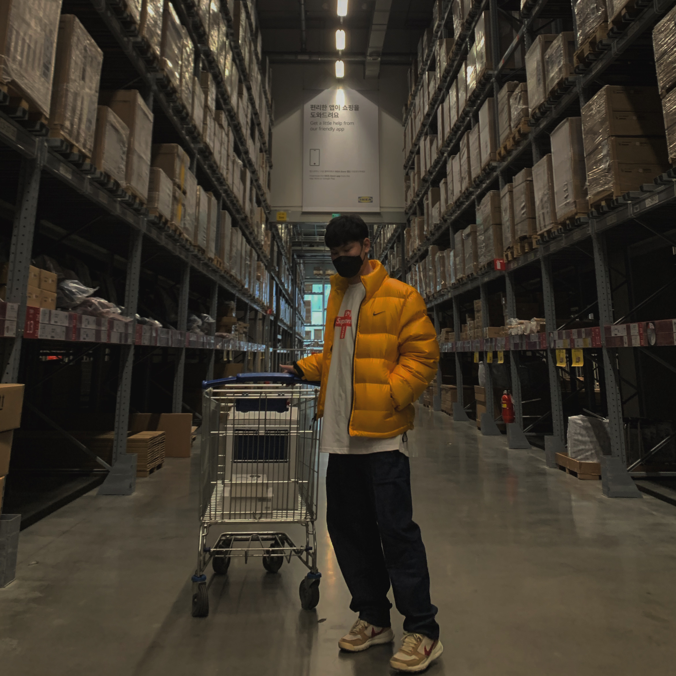 Nike x Tom Sachs Mars Yard Shoe 2.0 Space Camp, Nike x Drake Nocta Puffer Jacket University Gold - Asia 착용 스타일