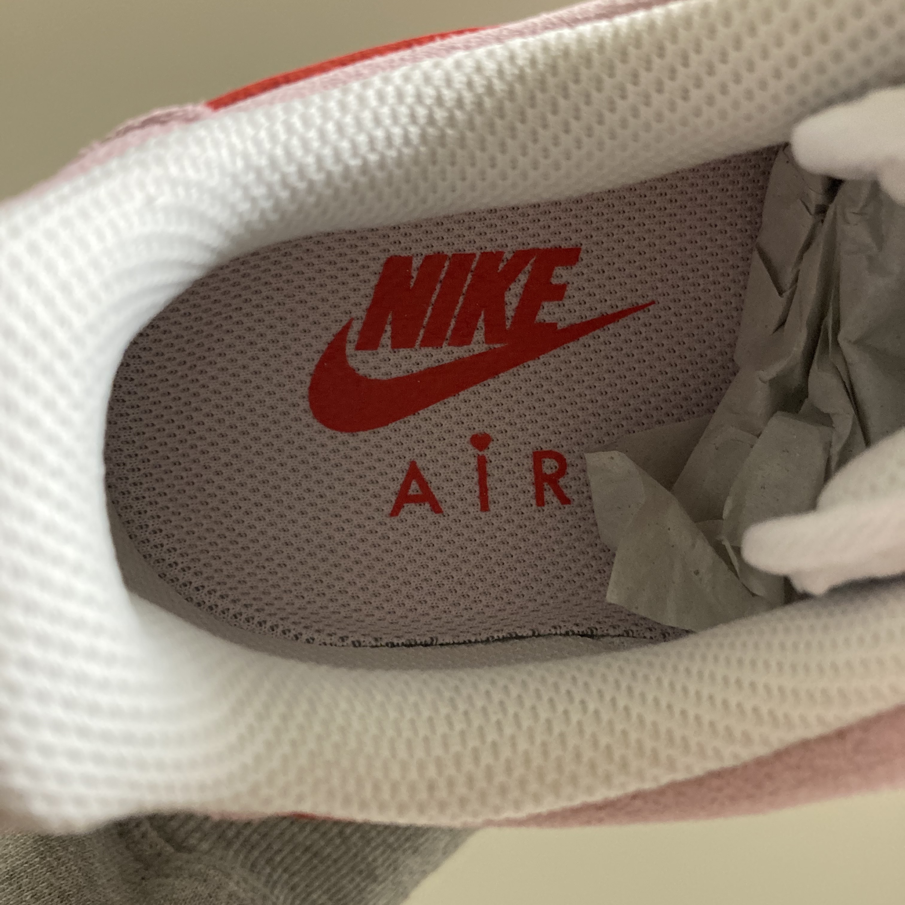 Nike Air Force 1 '07 QS Valentine's Day 착용 스타일 - 3