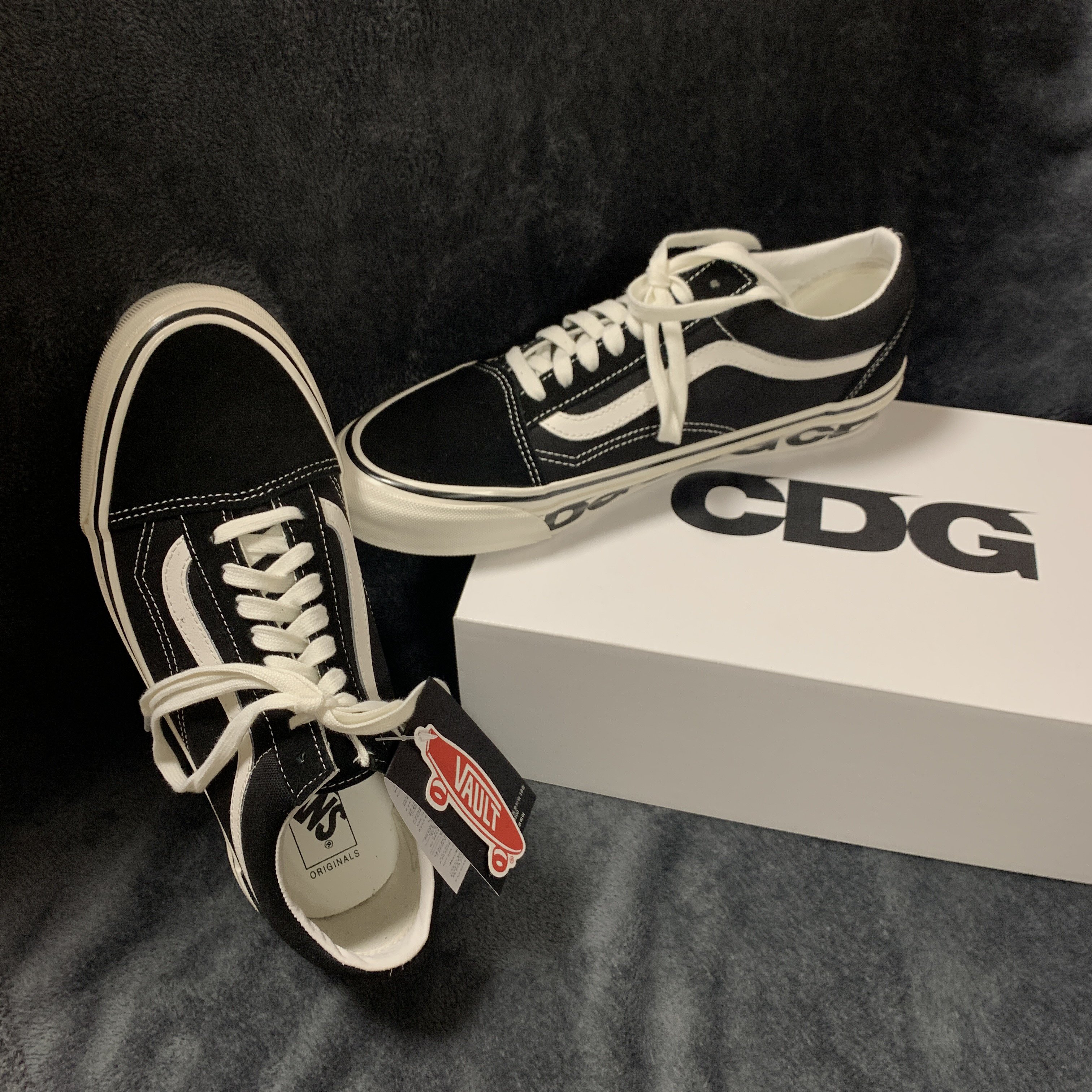 Vans Vault x CDG OG Old Skool LX Side Wall 착용 스타일 - 1