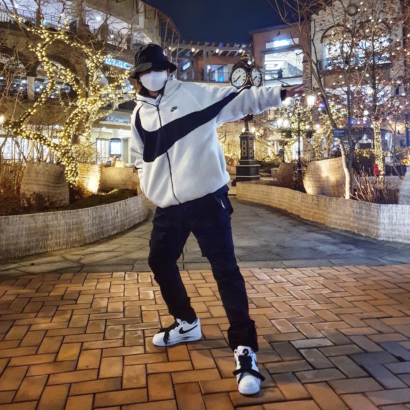 Nike x Peaceminusone Air Force 1 Low Para-Noise 2.0, Nike Big Swoosh Full Zip Jacket White Navy 착용 스타일 - 1