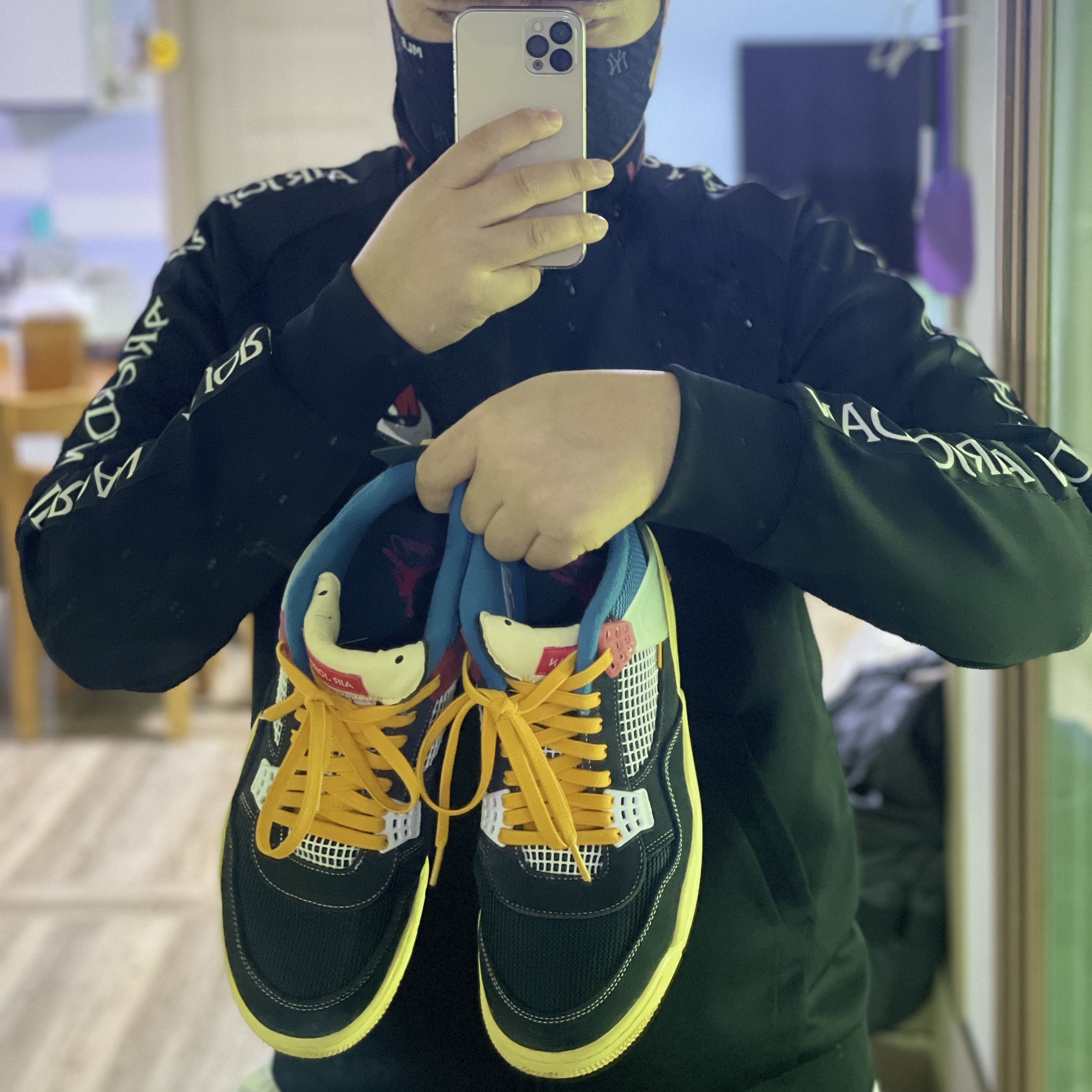 Jordan 4 x Union Retro Off Noir 착용 스타일