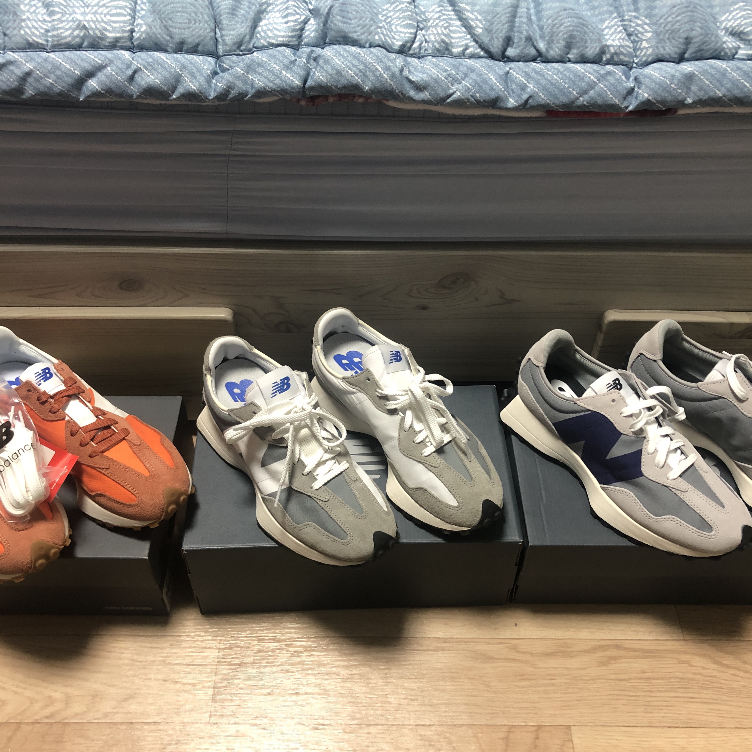 New Balance 327 Orange, New Balance 327 Grey Purple 착용 스타일