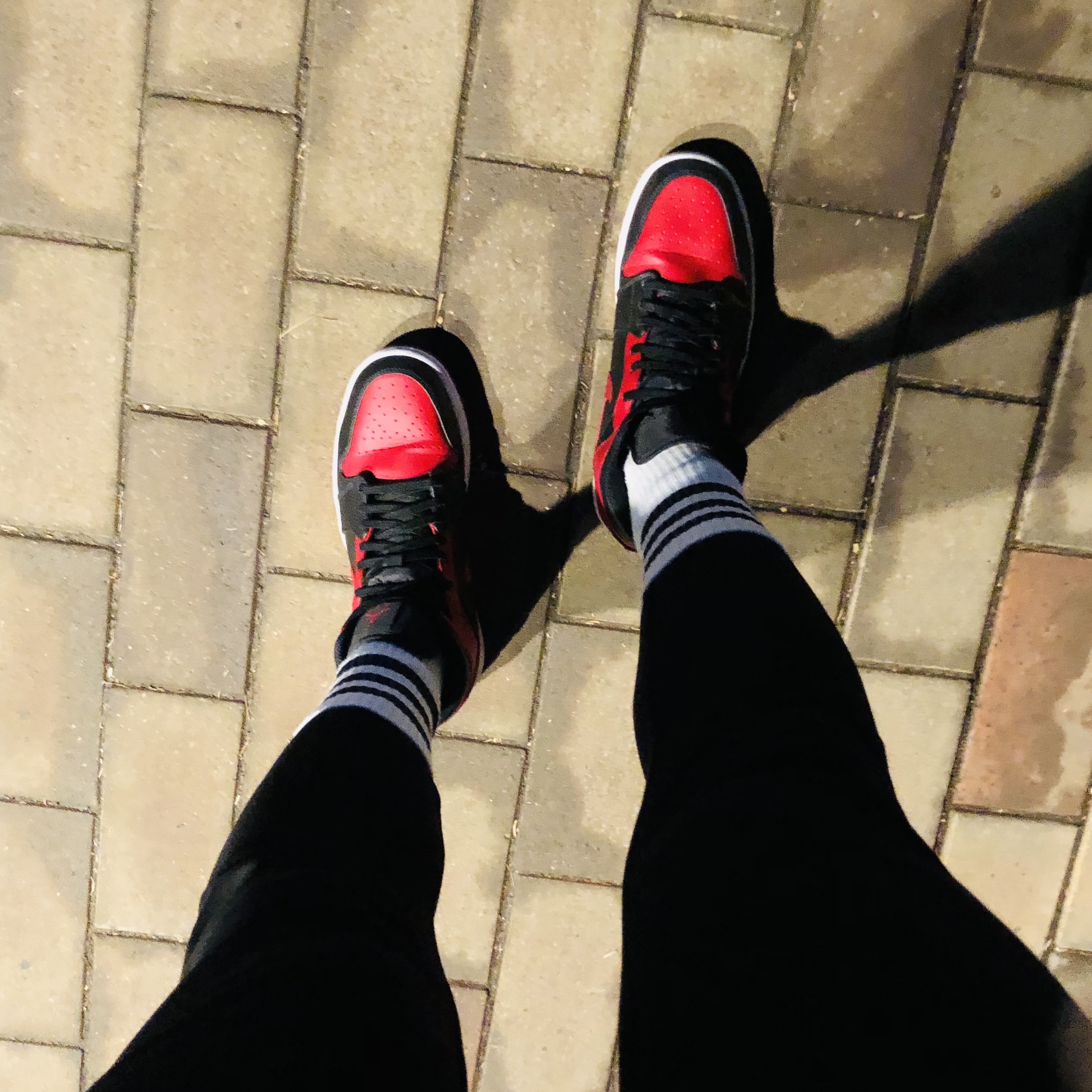 Jordan 1 Mid Bred Banned 2020 착용 스타일 - 3
