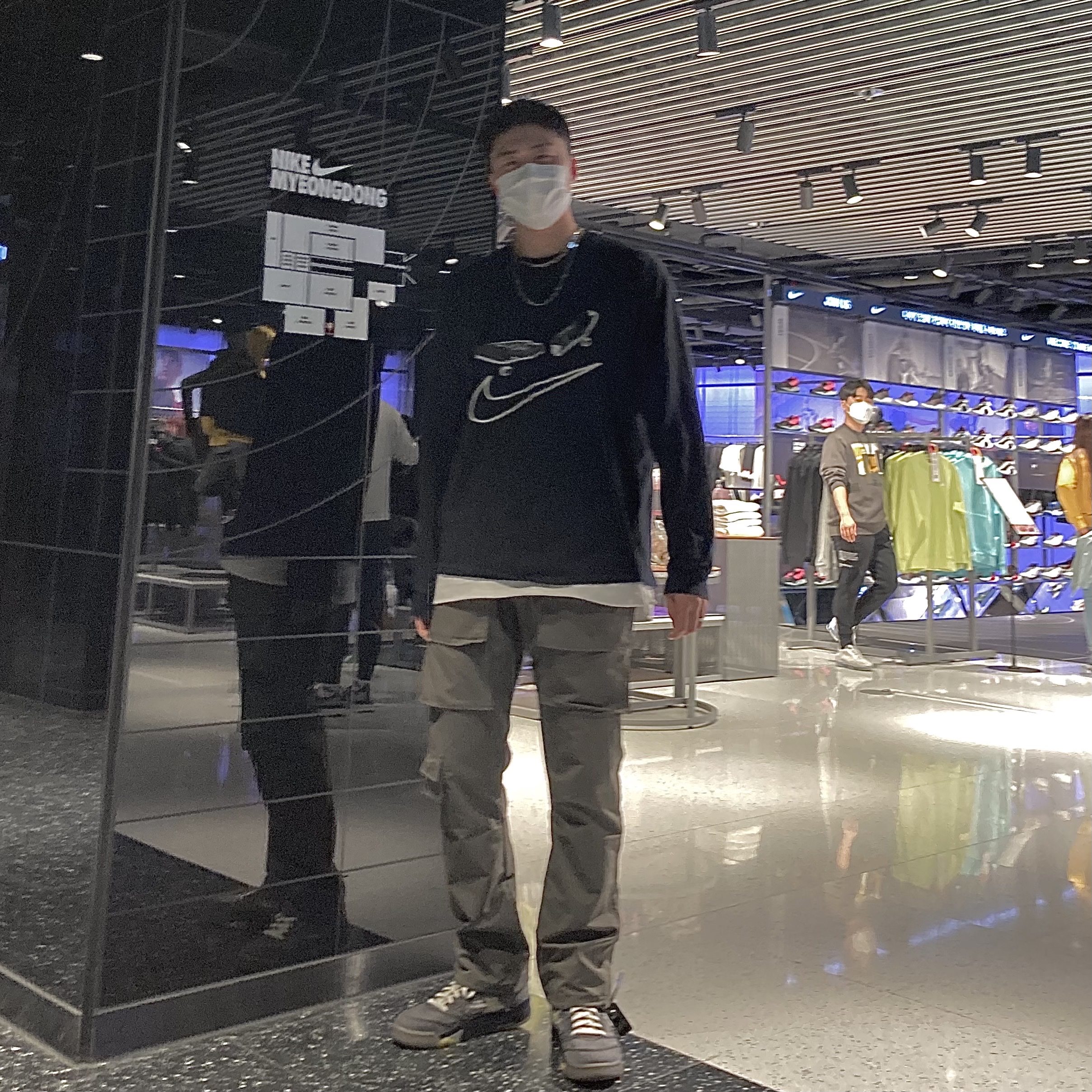 Jordan 5 x Off-White Retro SP Black Muslin 착용 스타일 - 2