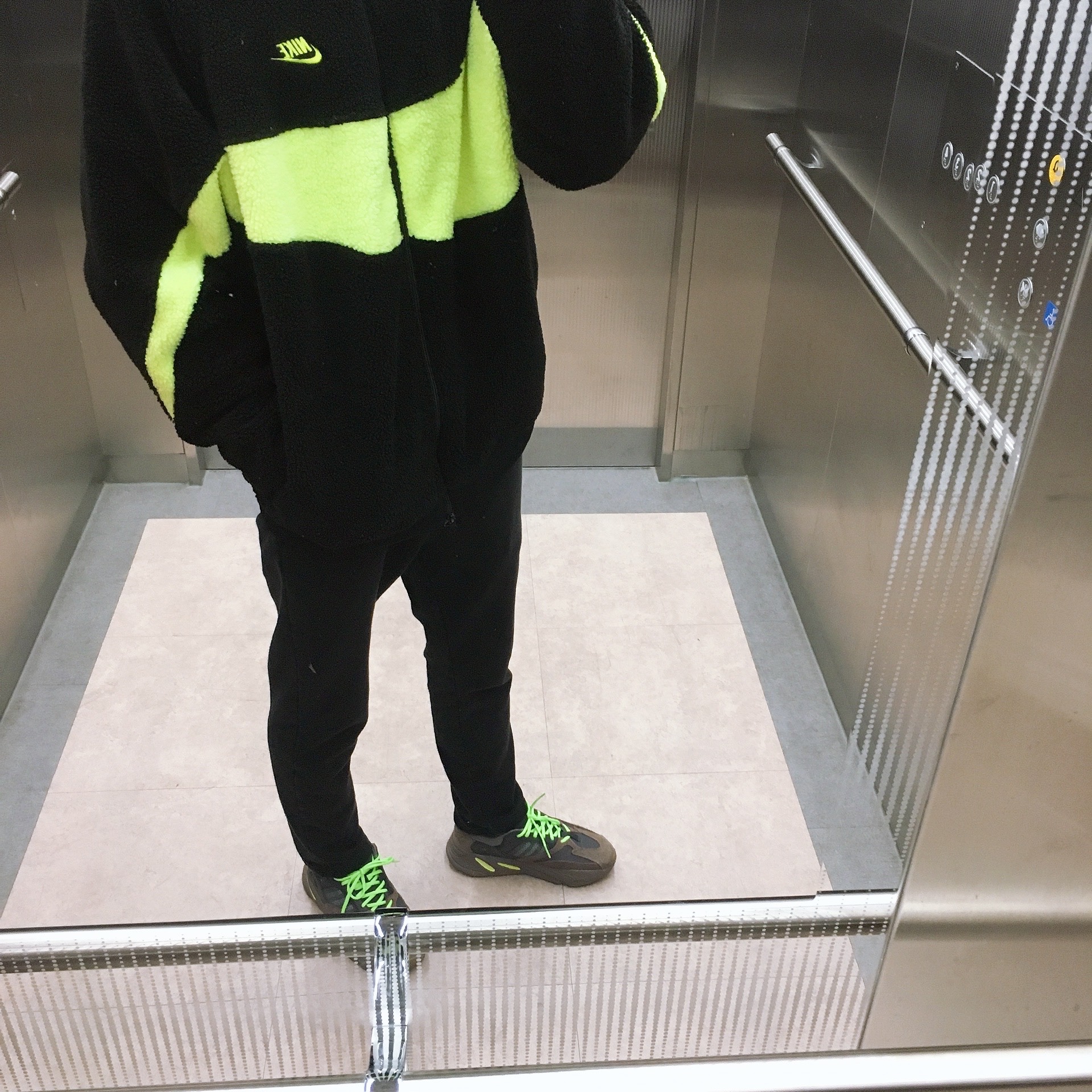 Nike Big Swoosh Full Zip Jacket Black Volt, Adidas Yeezy Boost 700 Mauve 착용 스타일
