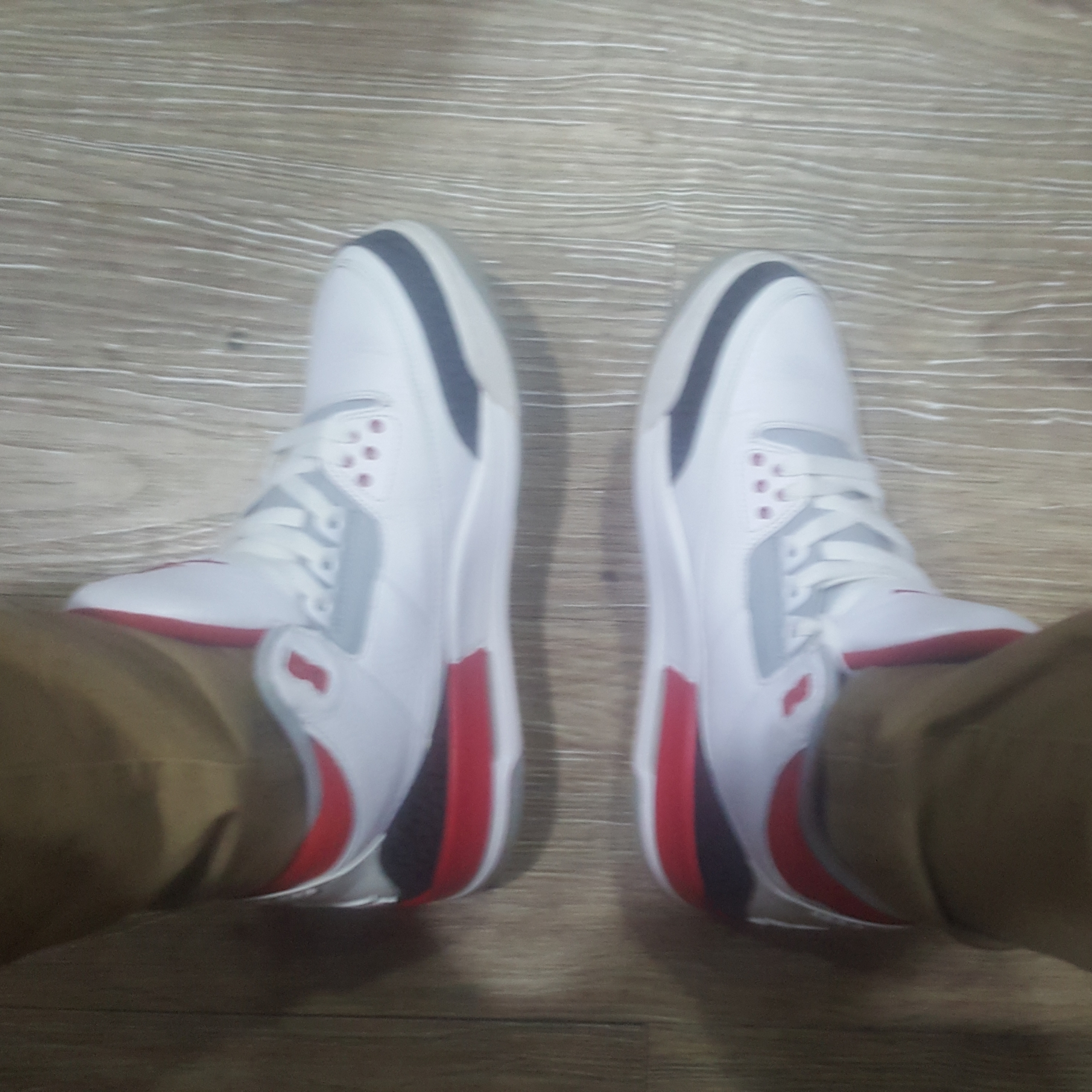 Jordan 3 Retro Fire Red 2013, Nike x Sacai LDWaffle Green Multi 착용 스타일 - 1