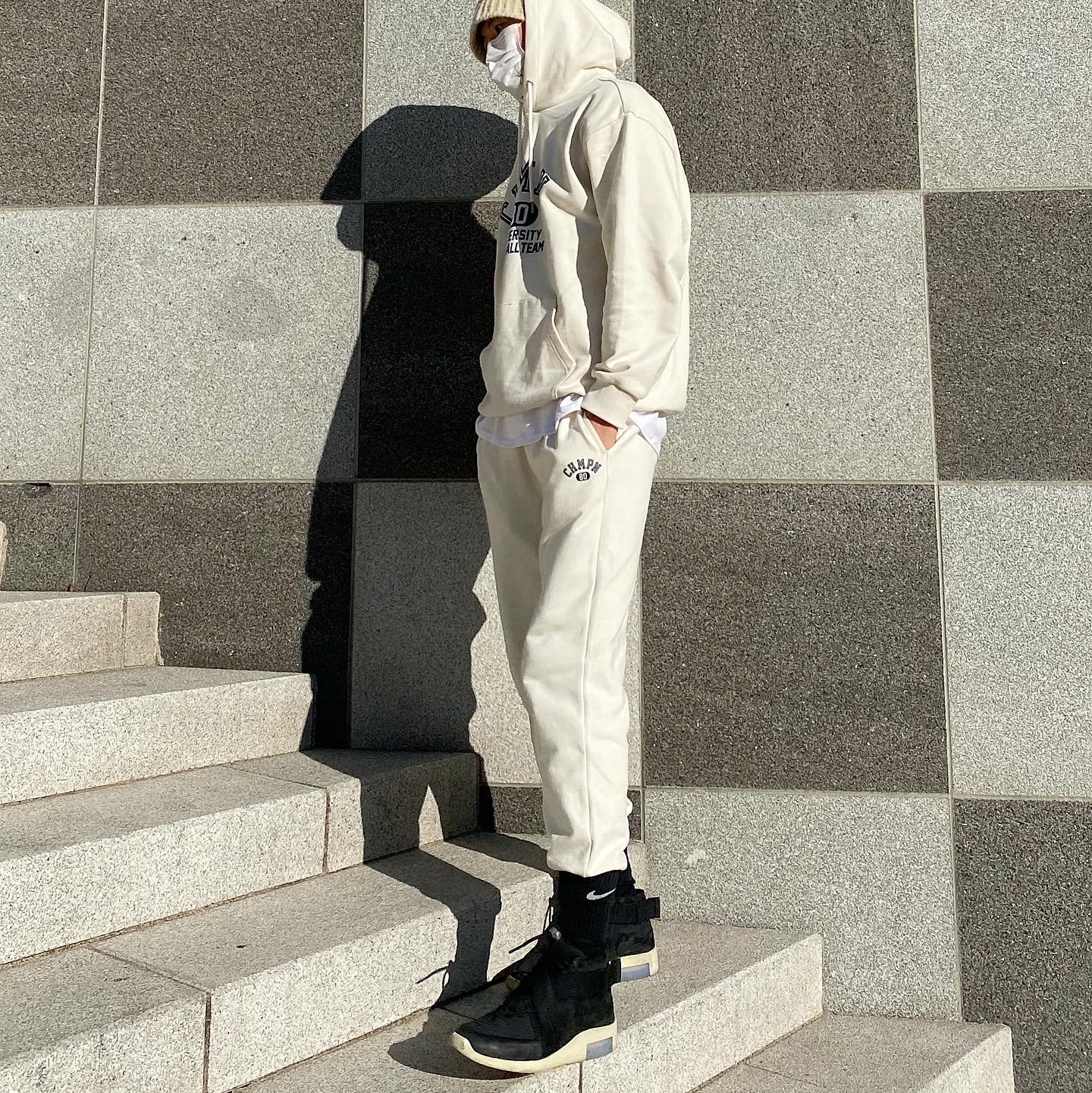 Nike x Fear of God Air Fear of God Raid Black 착용 스타일 - 3