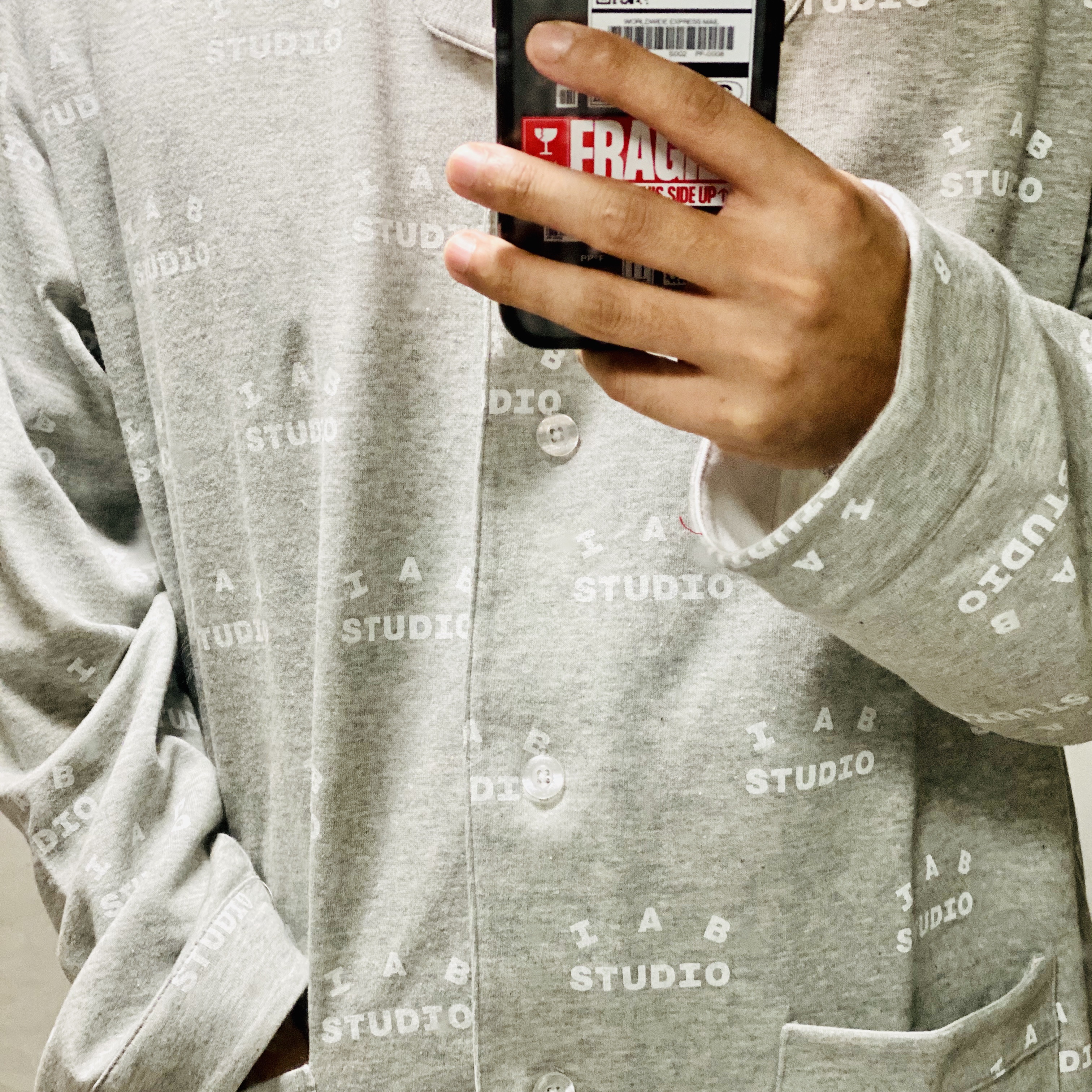 IAB Studio At Home Pajama Set Gray 착용 스타일
