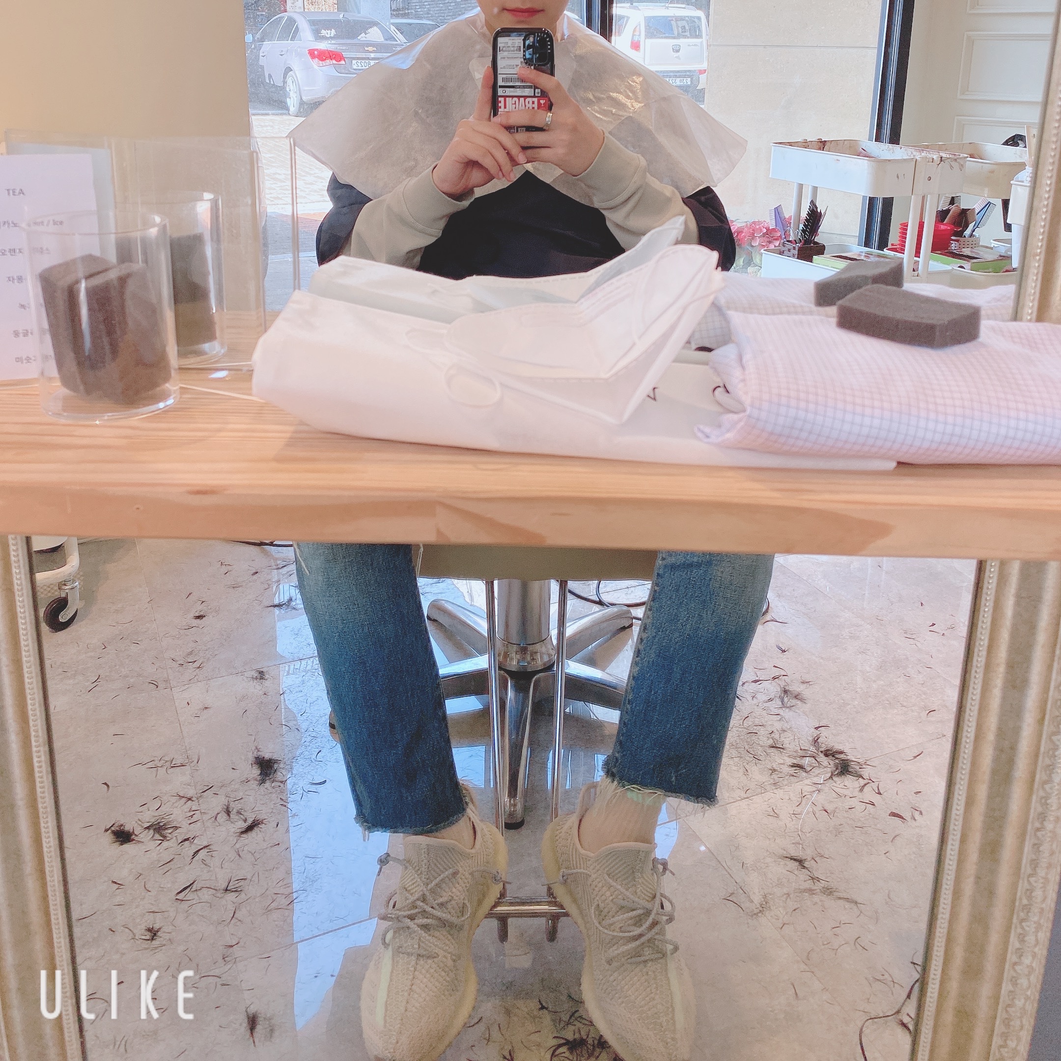 Adidas Yeezy Boost 350 V2 Citrin - Non-Reflective 착용 스타일 - 2