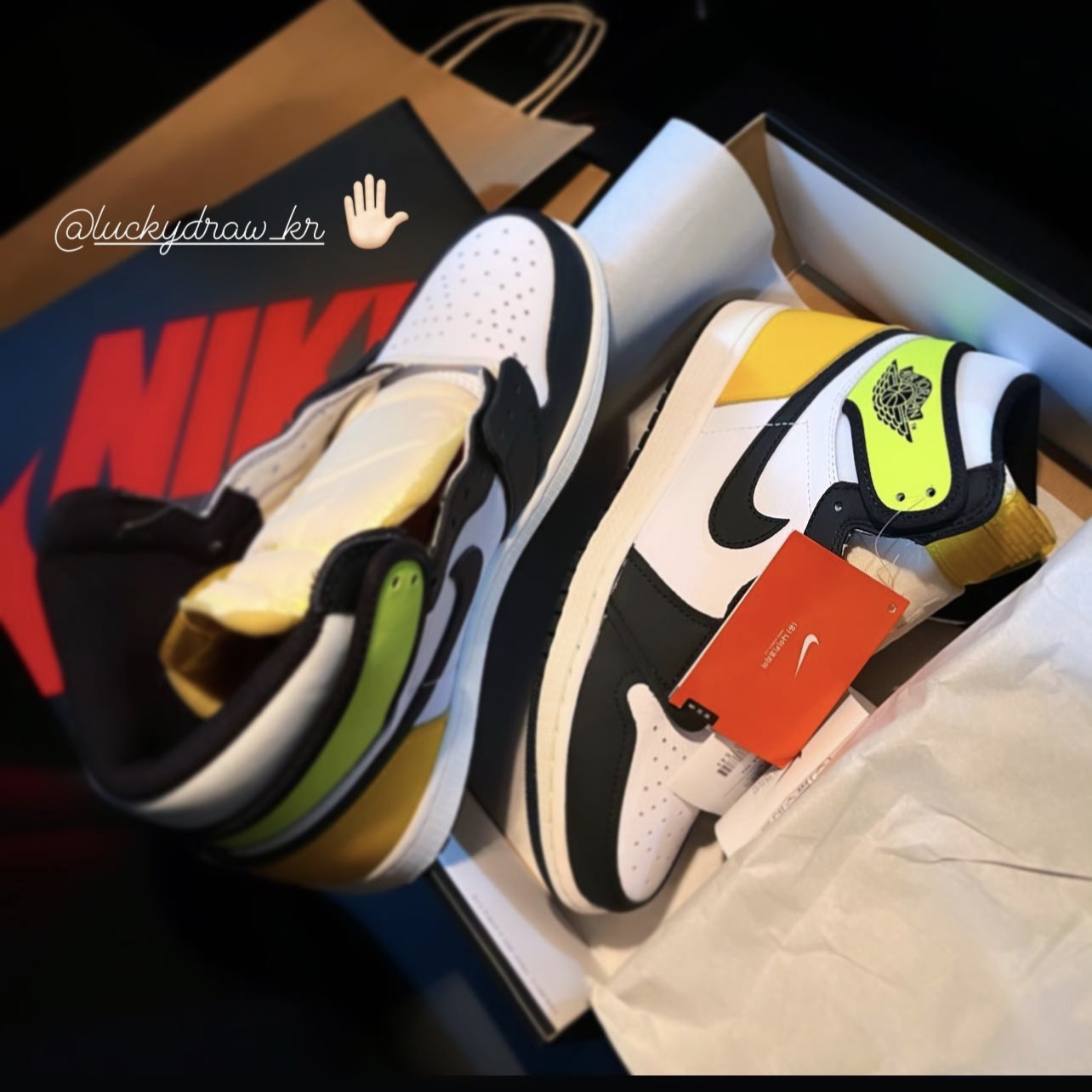 Jordan 1 Retro High OG Volt Gold 착용 스타일
