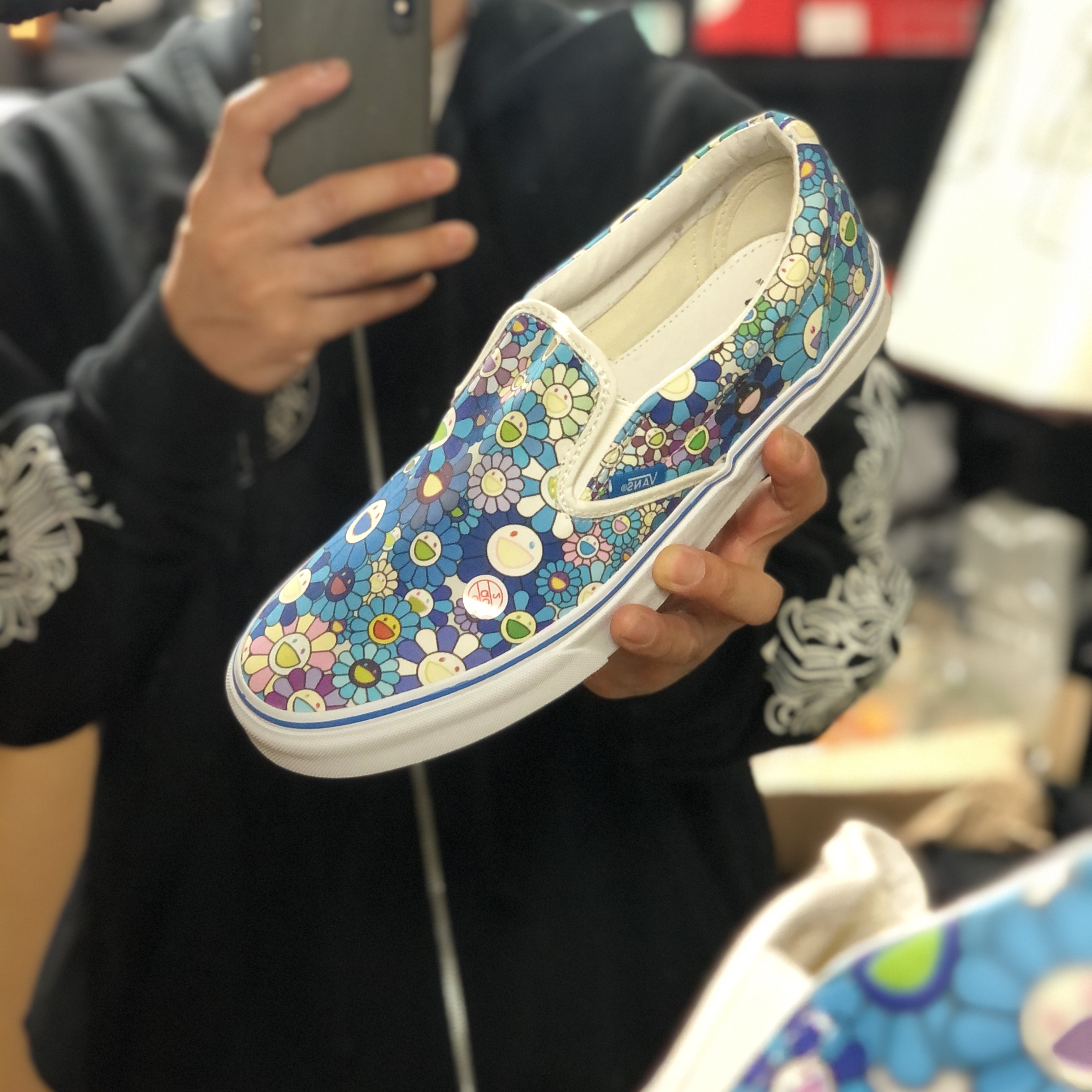 Vans Vault x Murakami Takashi Classic Slip-On LX Multi-Color Flower 착용 스타일