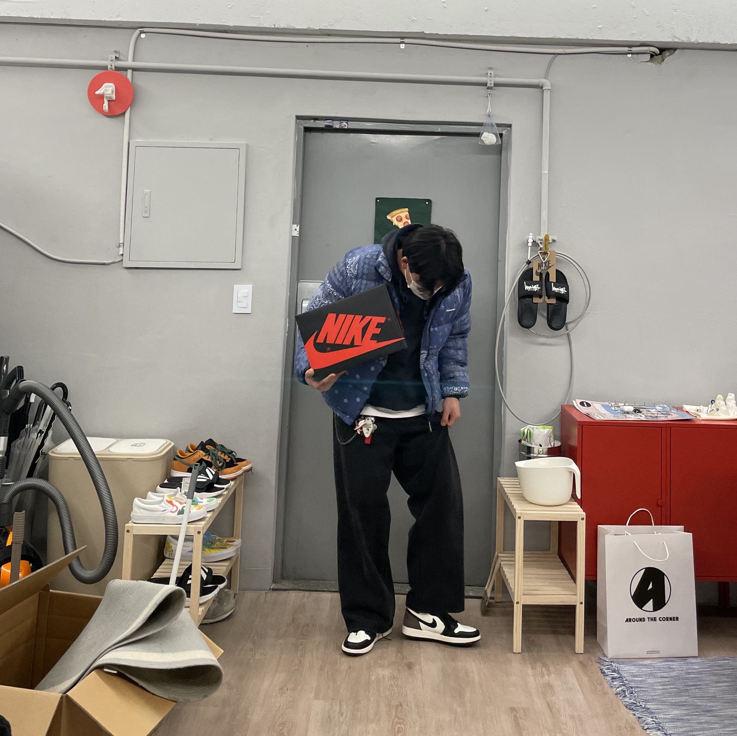 Jordan 1 Retro High OG Black Mocha, Nike Dunk Low SP Ceramic 착용 스타일