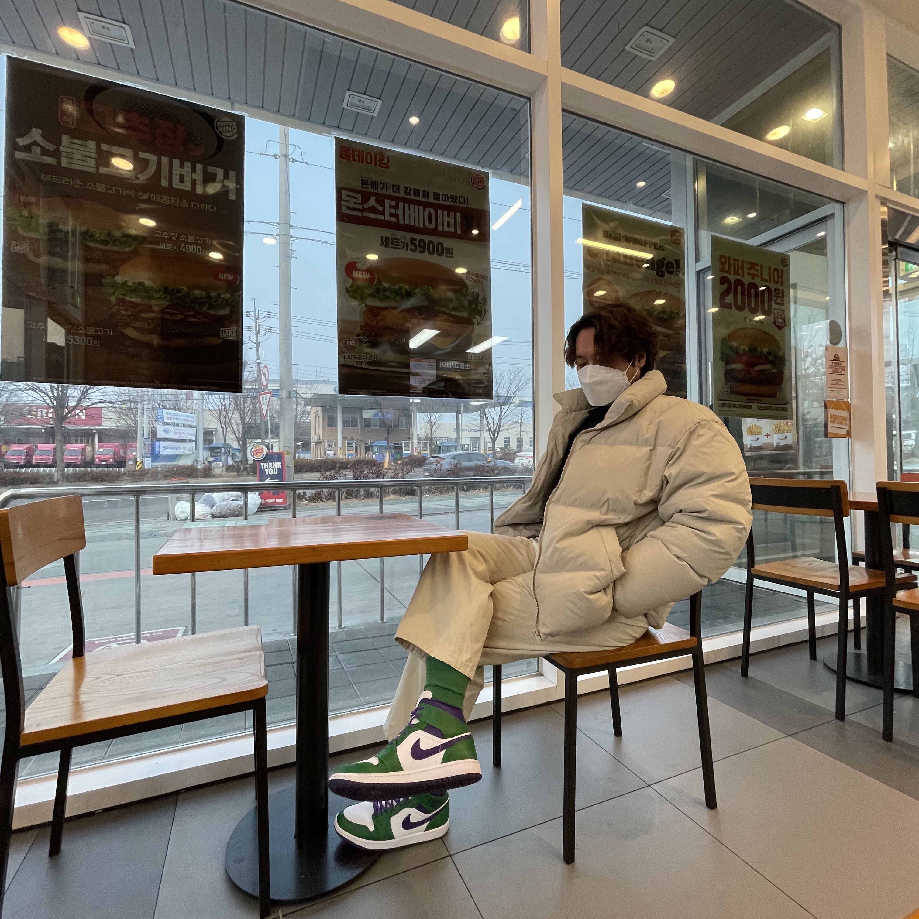 Jordan 1 Mid Incredible Hulk 착용 스타일 - 2