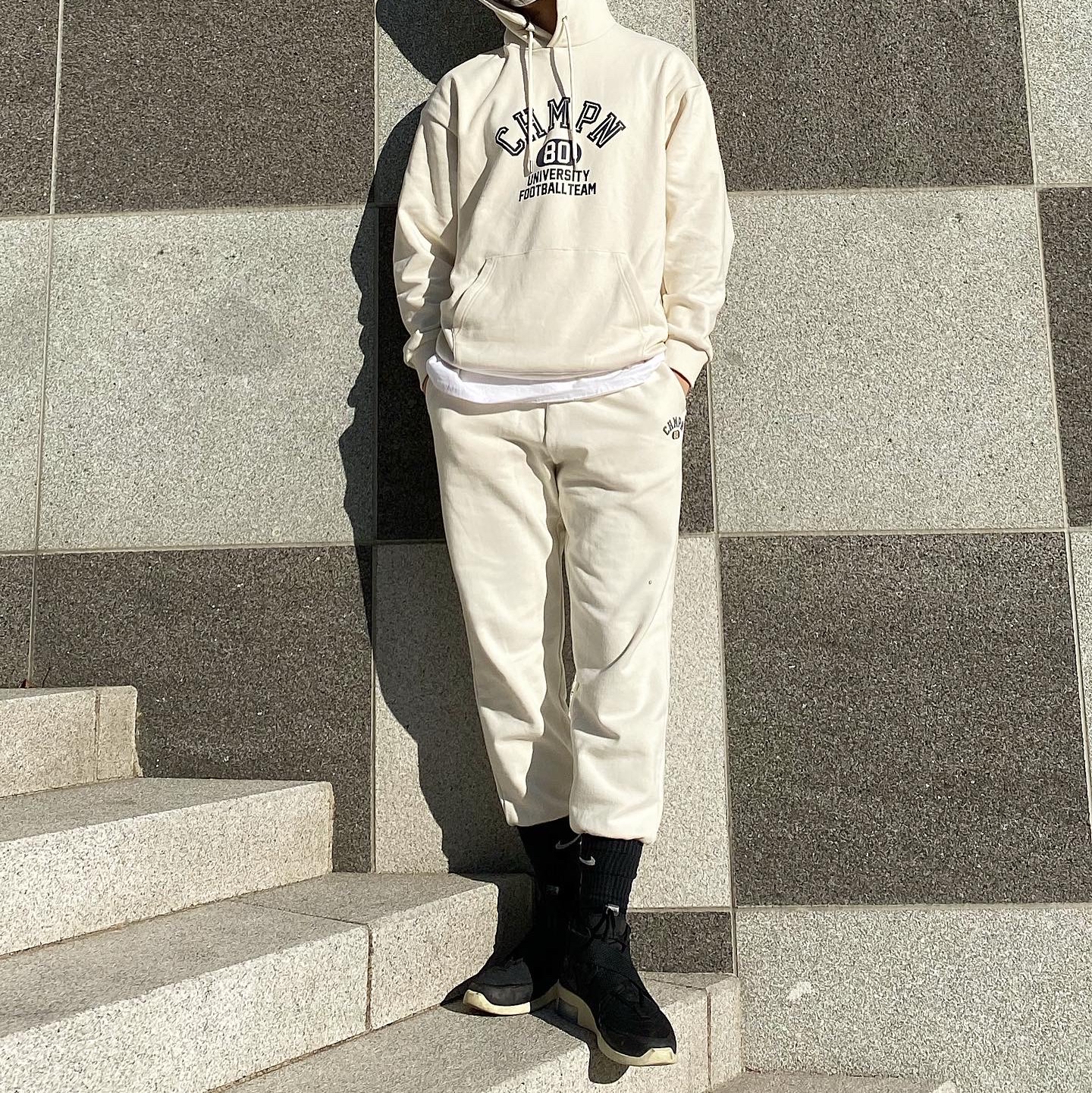 Nike x Fear of God Air Fear of God Raid Black 착용 스타일 - 1