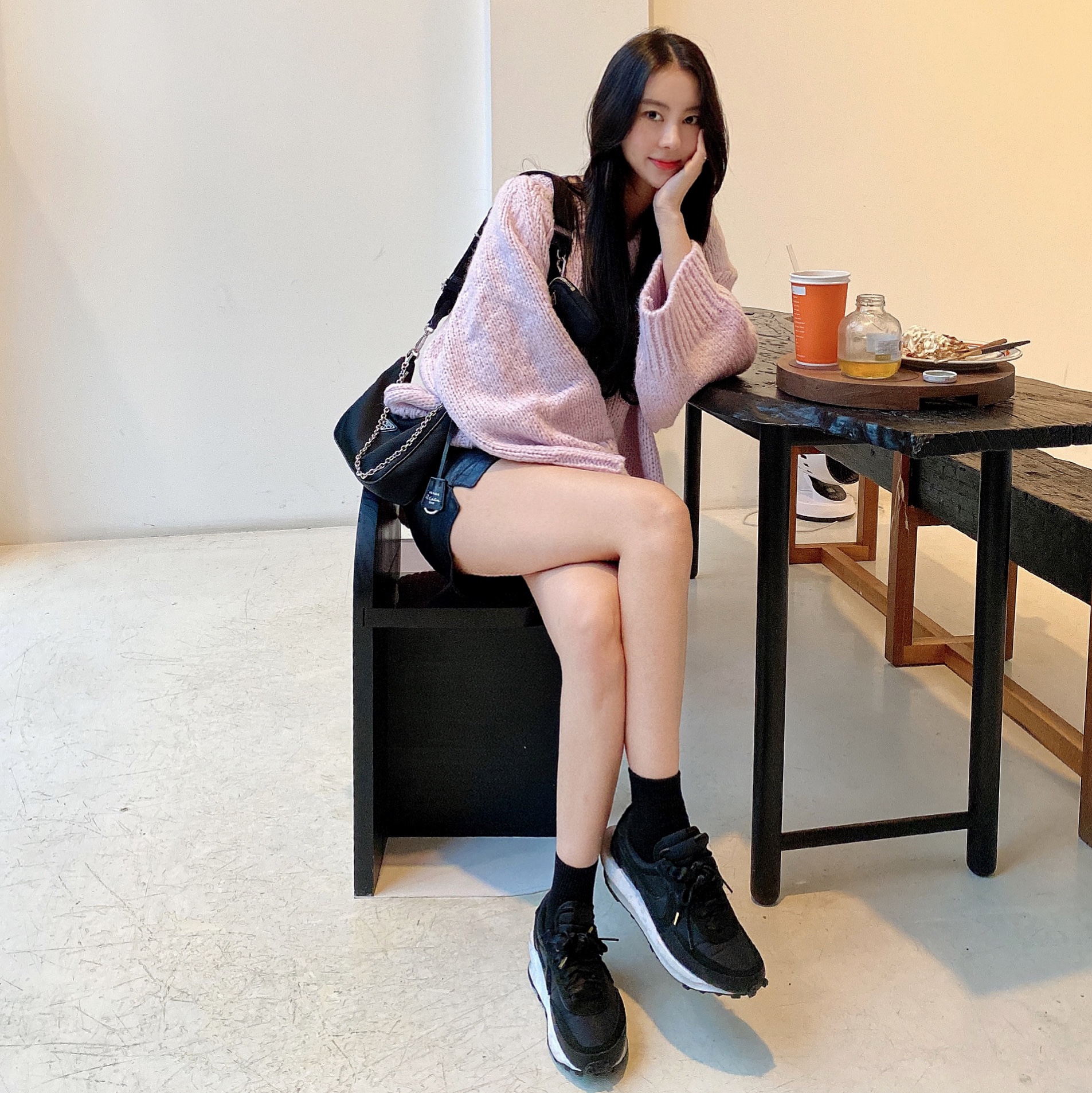 Nike x Sacai LDWaffle Black Nylon 착용 스타일