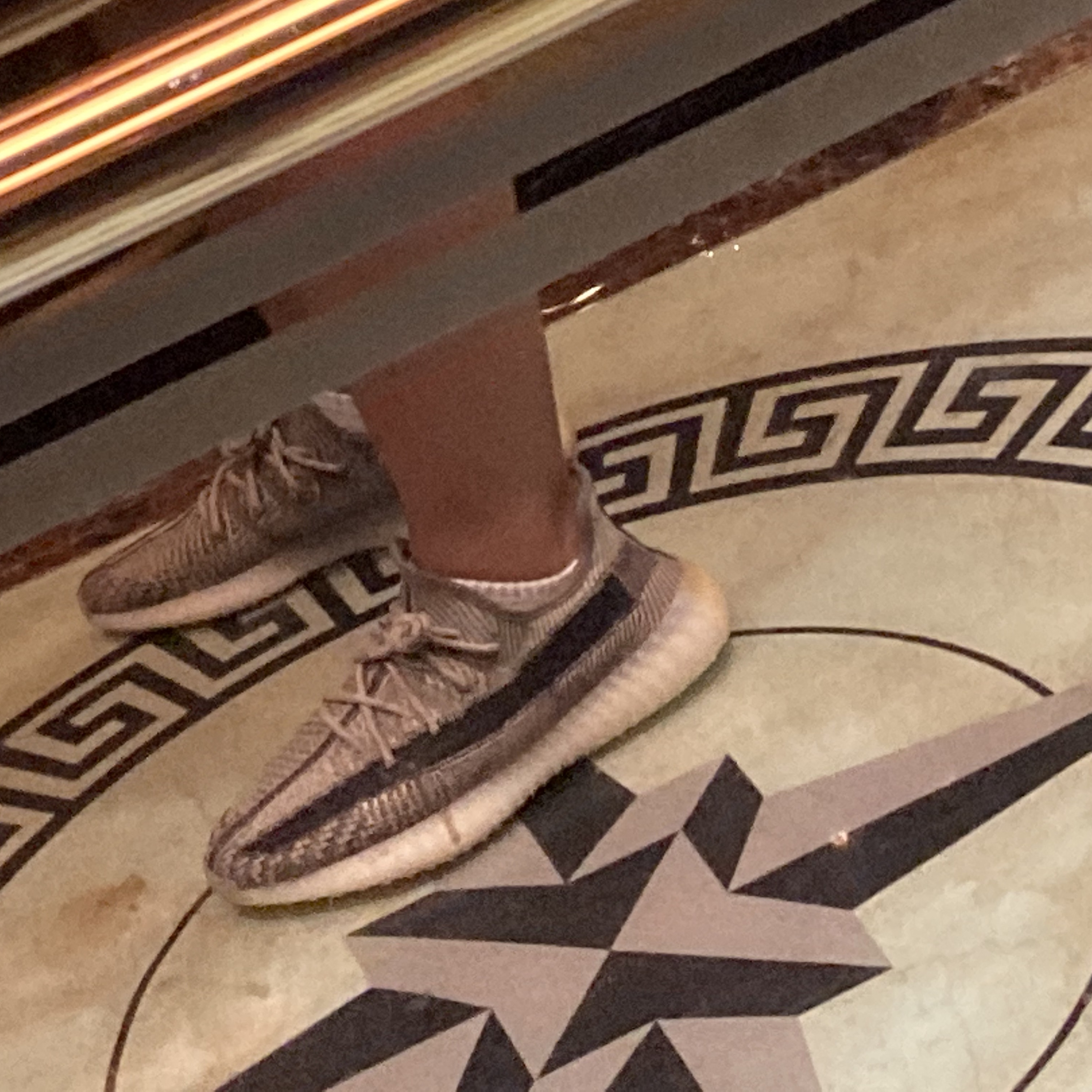 Adidas Yeezy Boost 350 V2 Zyon 착용 스타일