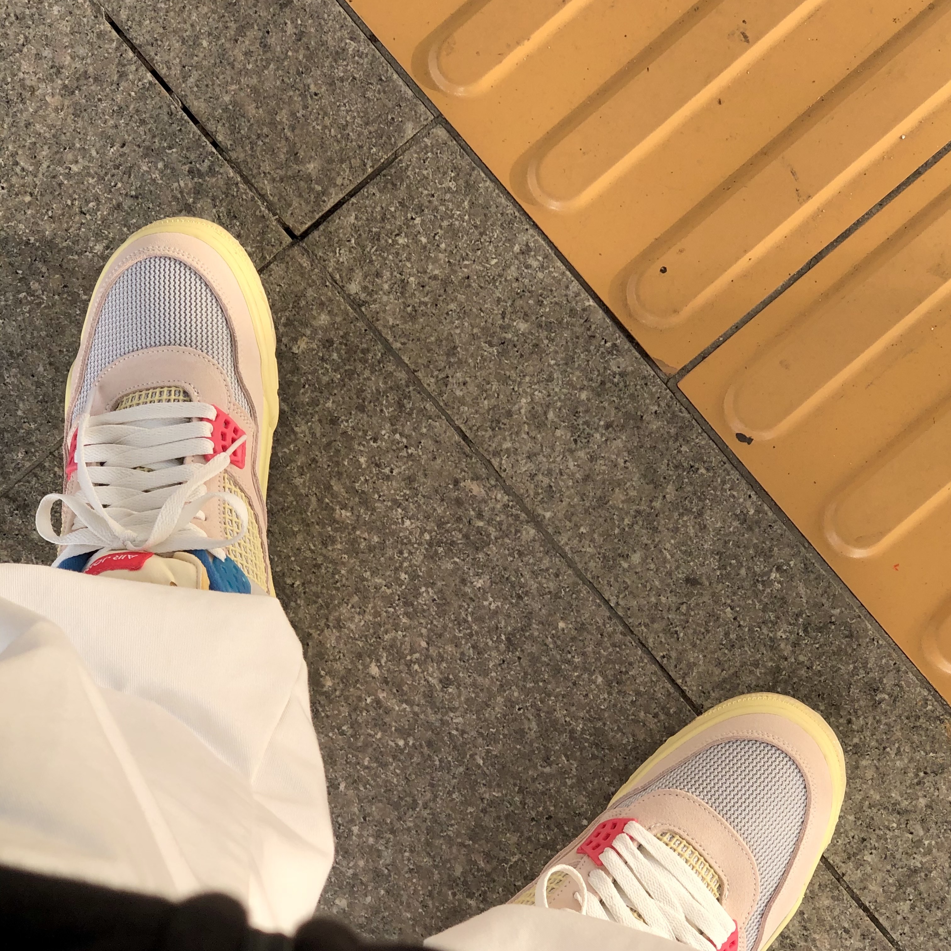 Jordan 4 x Union Retro Guava Ice 착용 스타일 - 2