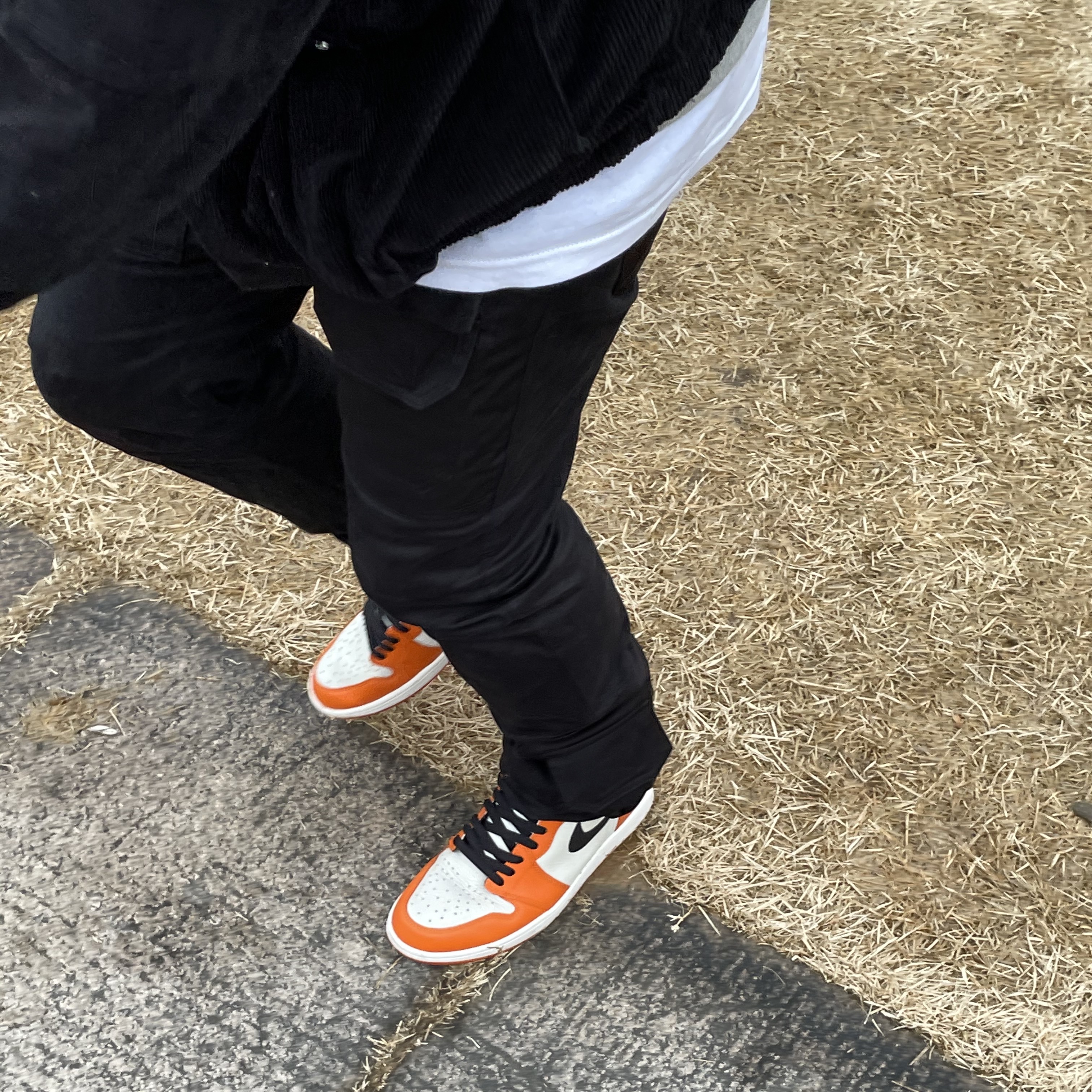 Supreme x Stone Island Corduroy Jacket Black - 20FW, Jordan 1 Retro High OG Reverse Shattered Backboard 착용 스타일 - 2
