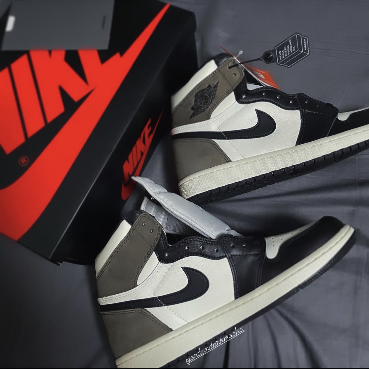 Jordan 1 Retro High OG Black Mocha 착용 스타일