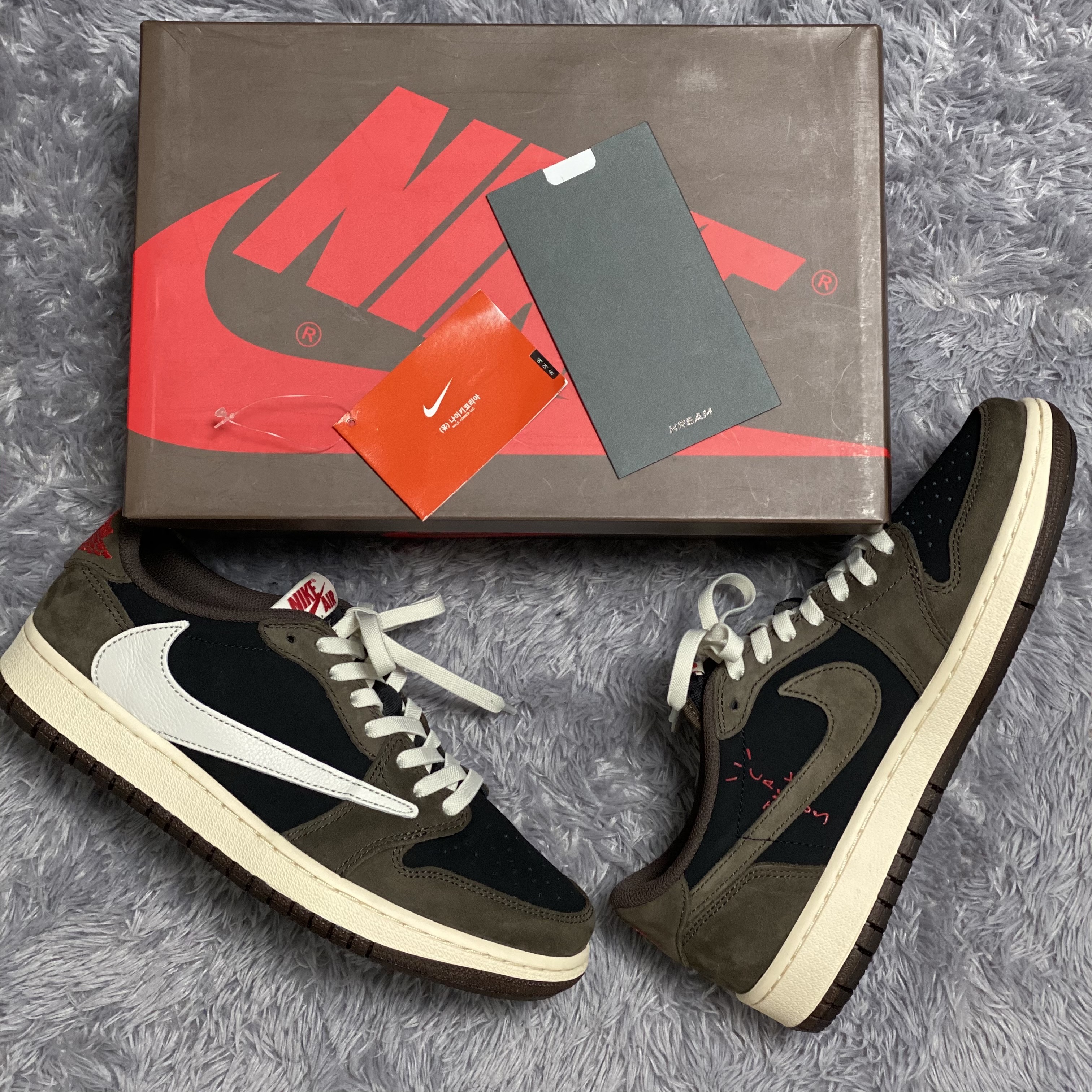 Jordan 1 x Travis Scott Retro Low OG SP Mocha 착용 스타일