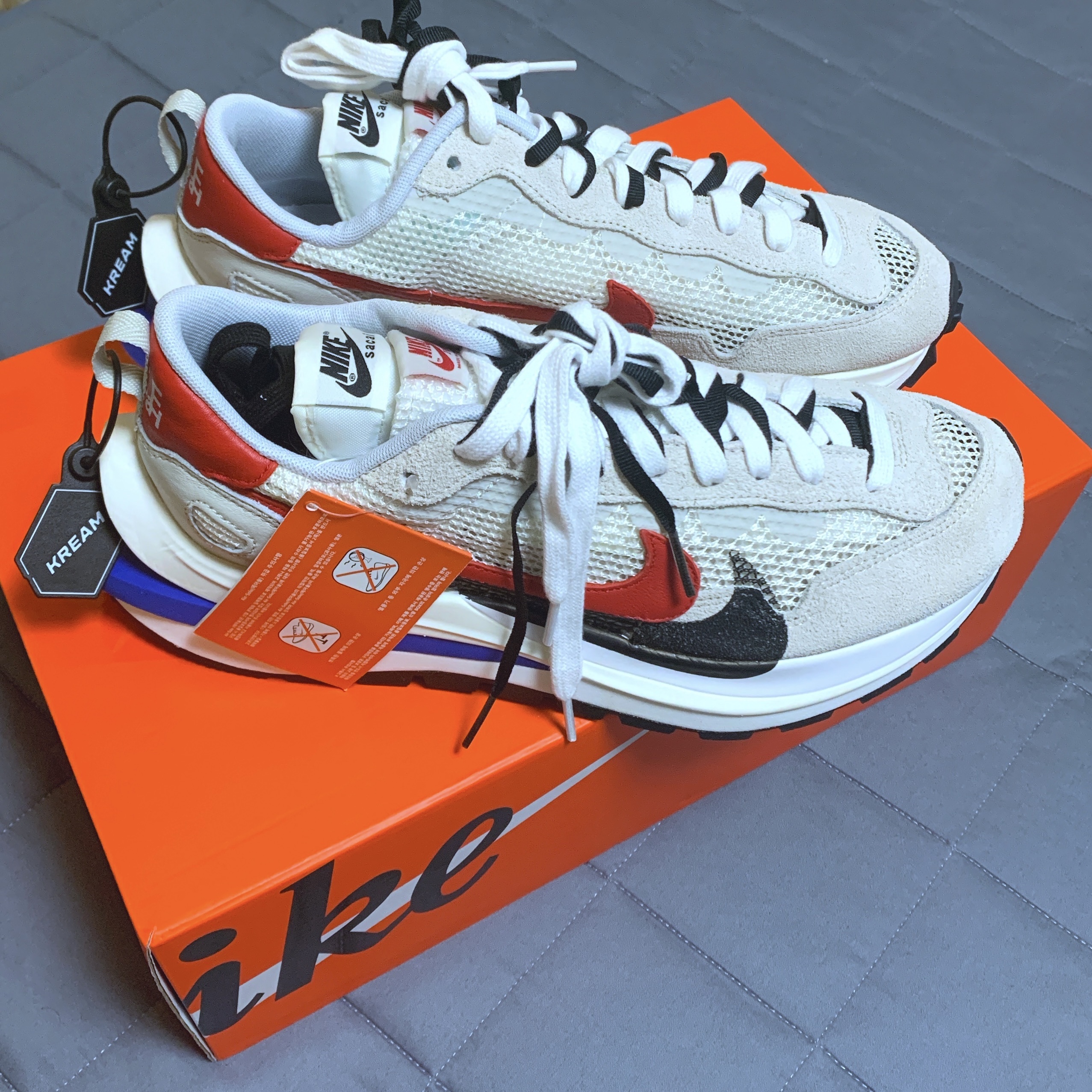 Nike x Sacai VaporWaffle Royal Fuchsia 착용 스타일