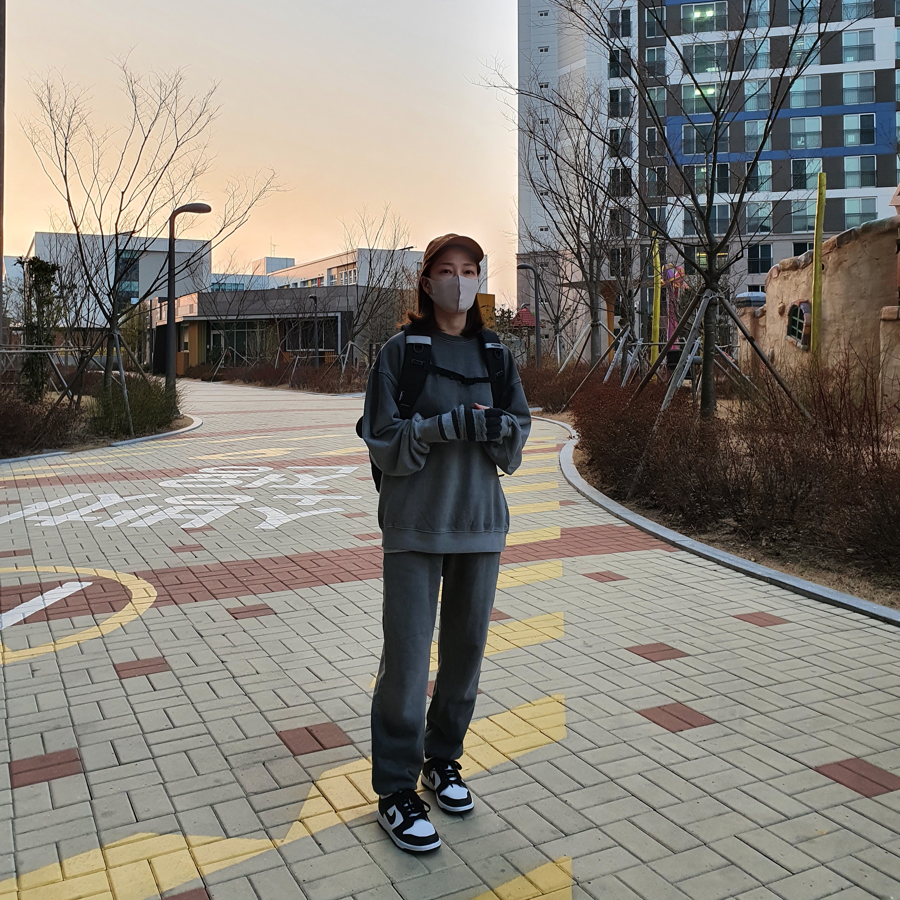 (GS) Nike Dunk Low Black 착용 스타일 - 2