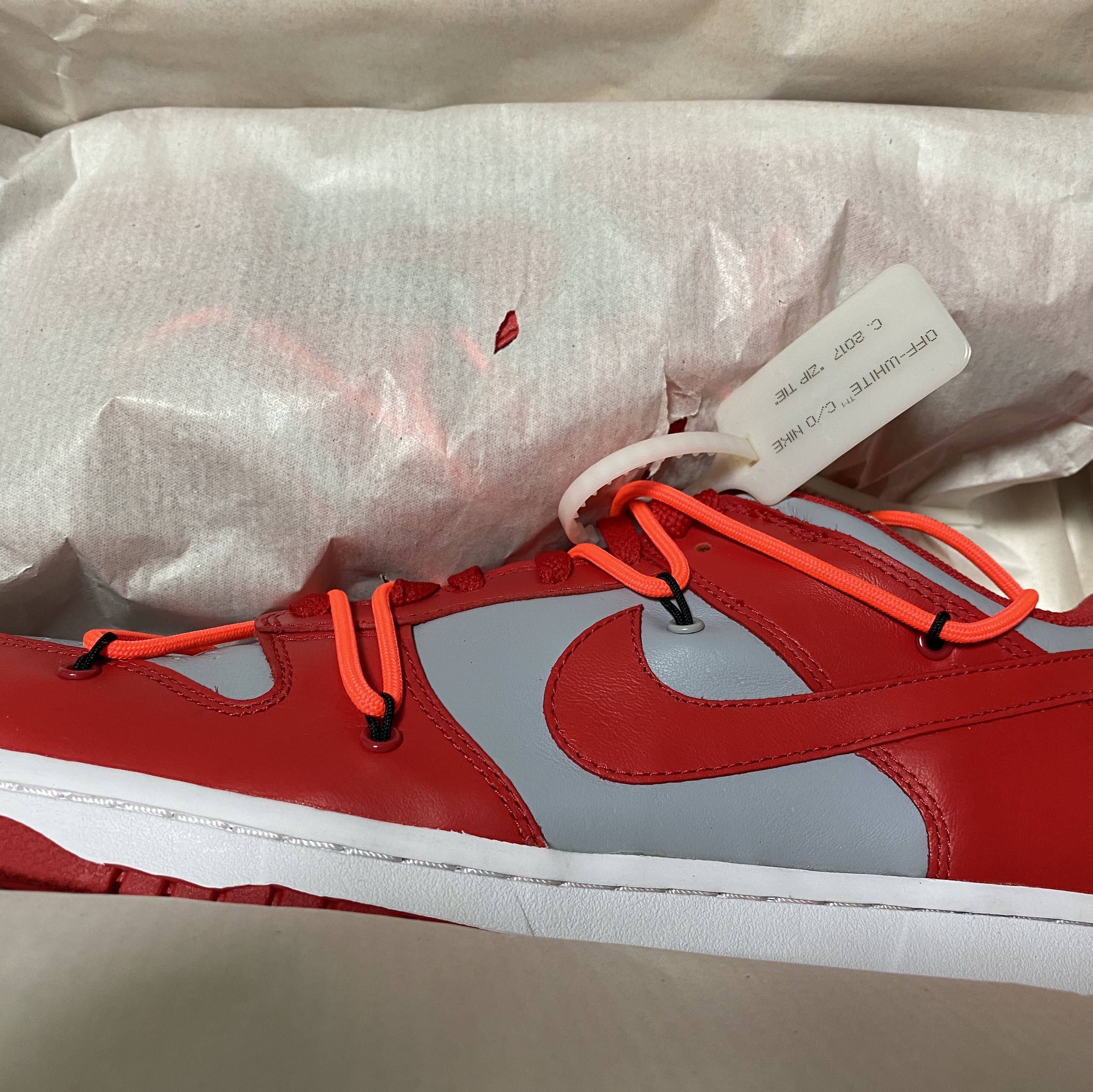 Nike x Off-White Dunk Low University Red 착용 스타일 - 4