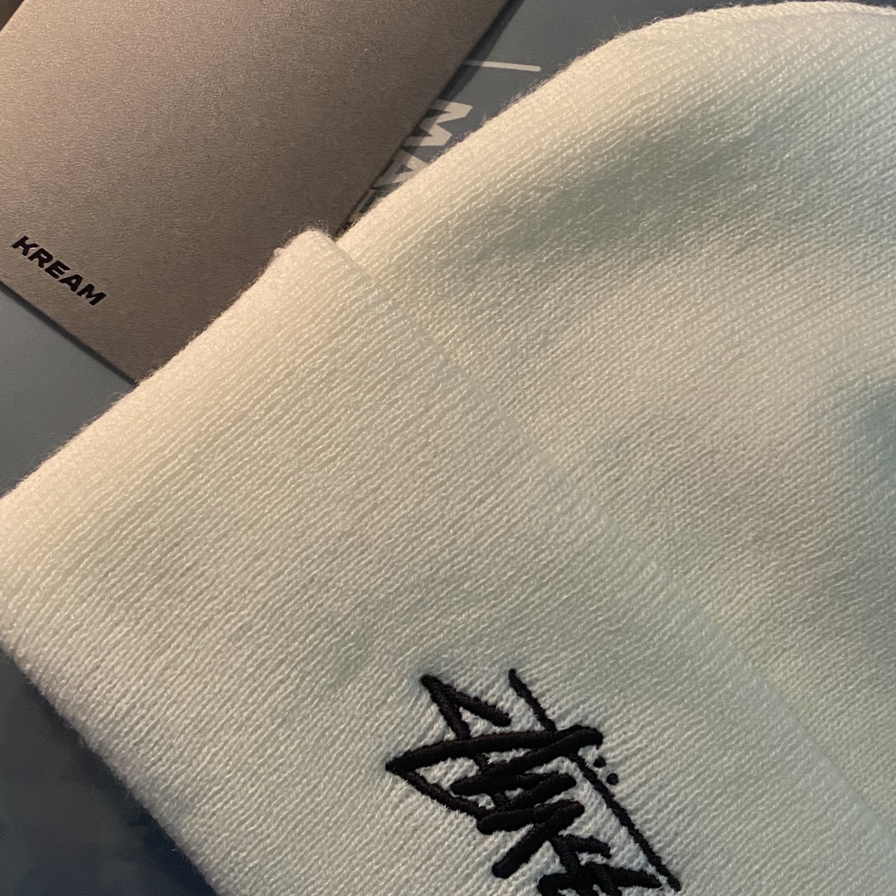 Nike x Stussy Cuff Beanie White 착용 스타일
