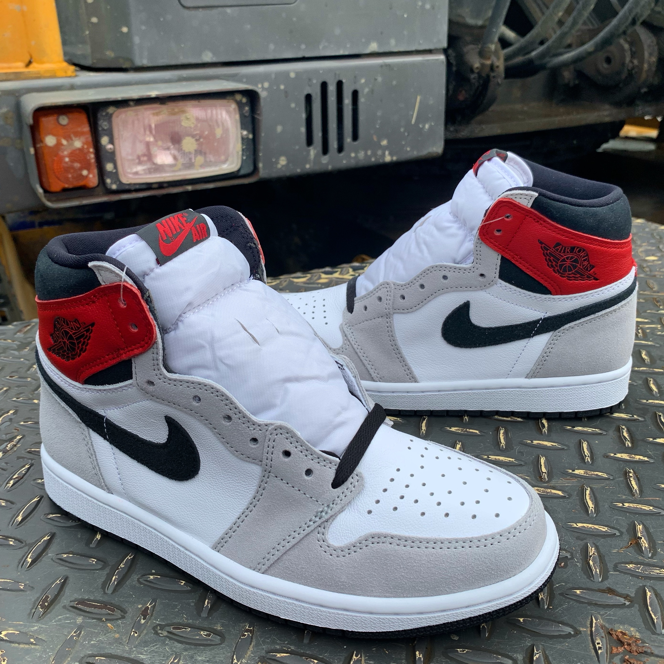 Jordan 1 Retro High OG Light Smoke Grey 착용 스타일