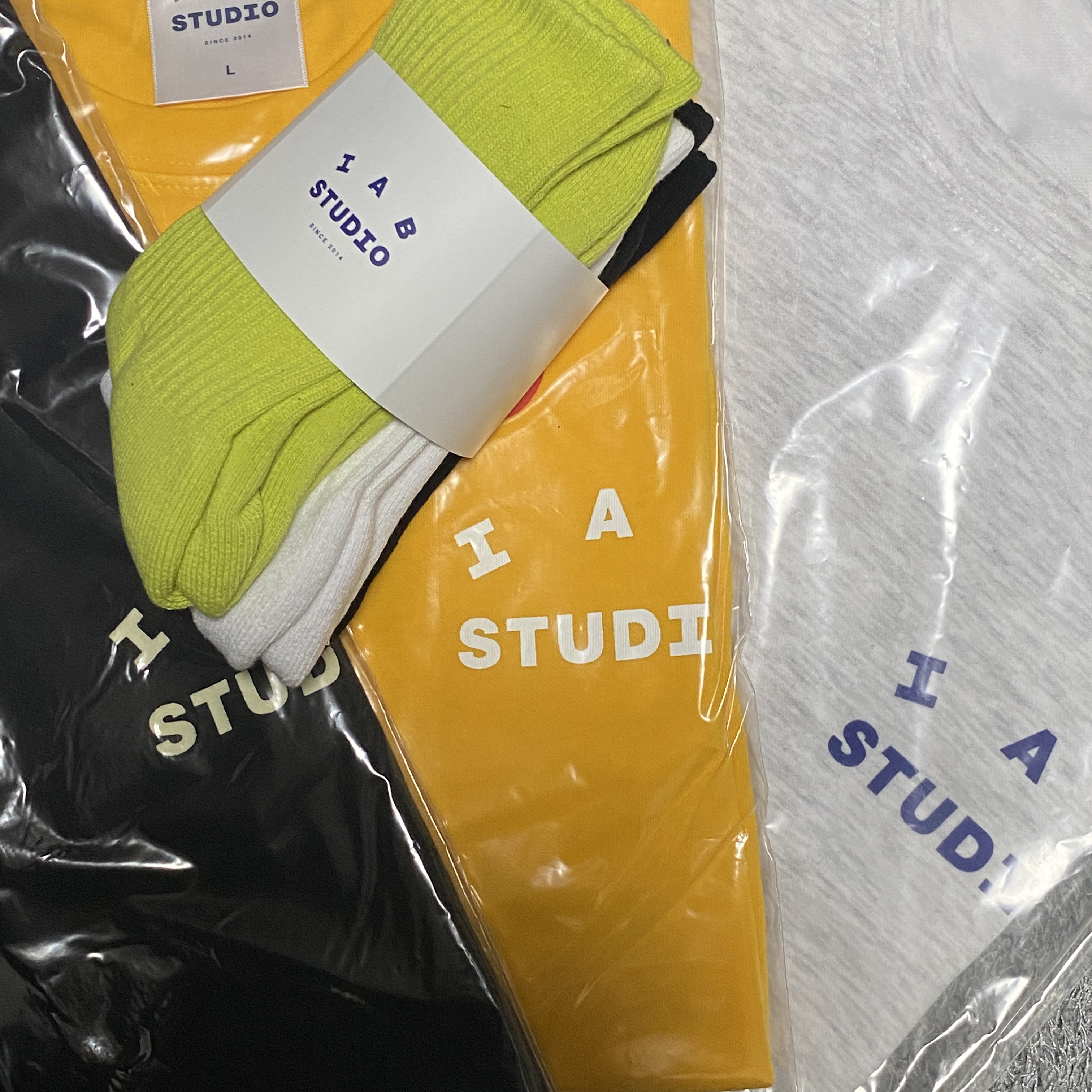 IAB Studio Long Sleeve Light Gray 착용 스타일