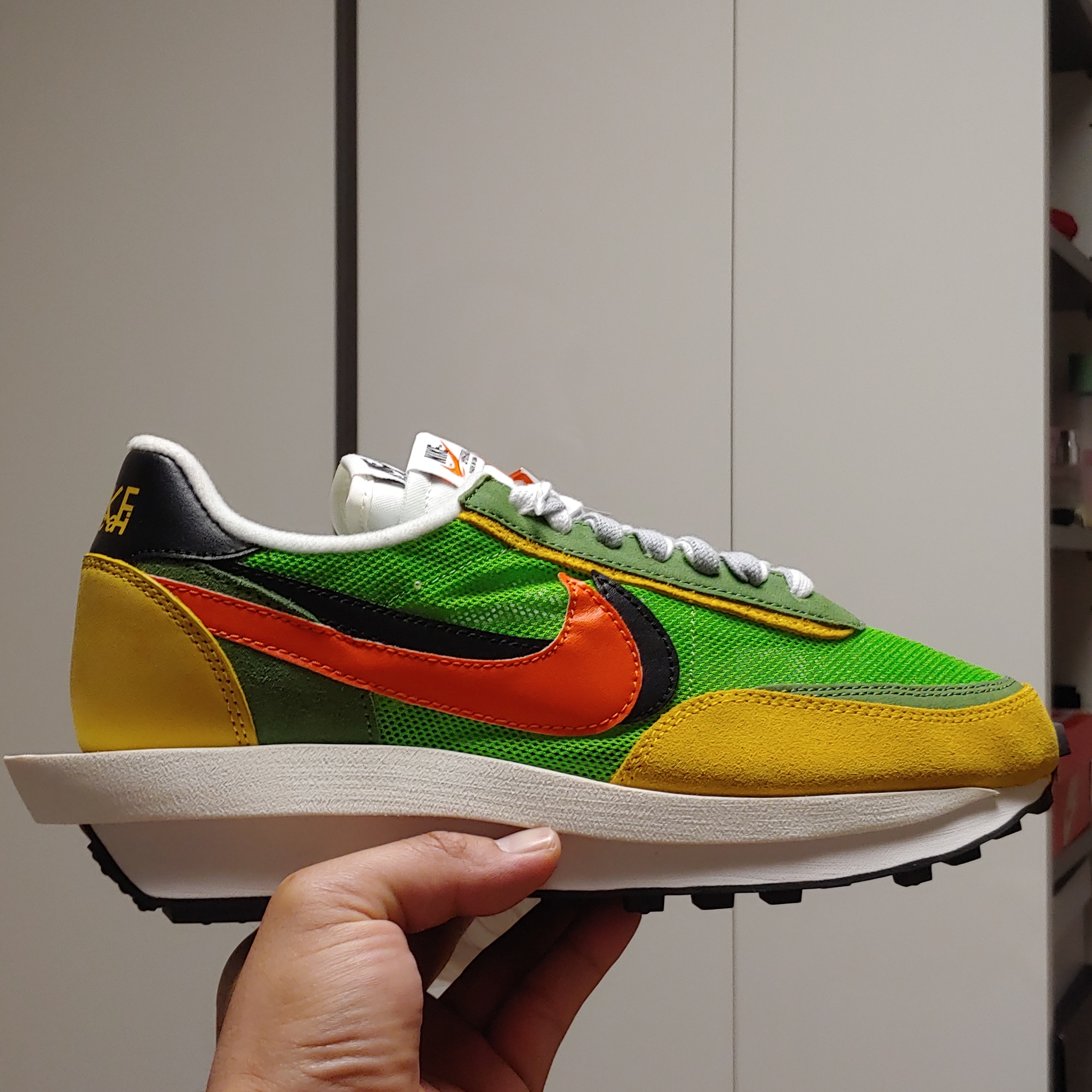 Jordan 3 Retro Fire Red 2013, Nike x Sacai LDWaffle Green Multi 착용 스타일 - 2