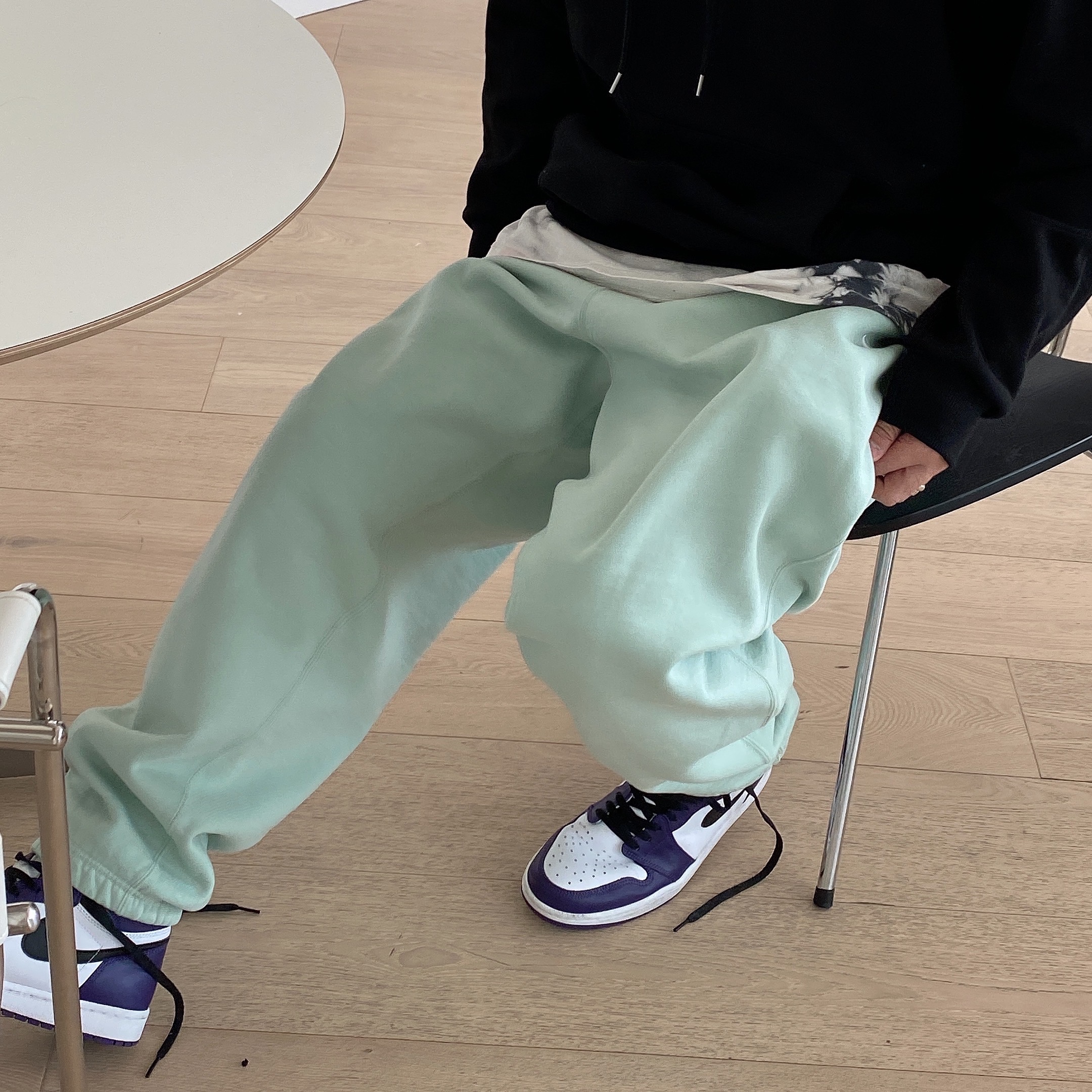 Jordan 1 Retro High OG Court Purple 2020, Nike x Peaceminusone Air Force 1 Low Para-Noise 착용 스타일 - 3