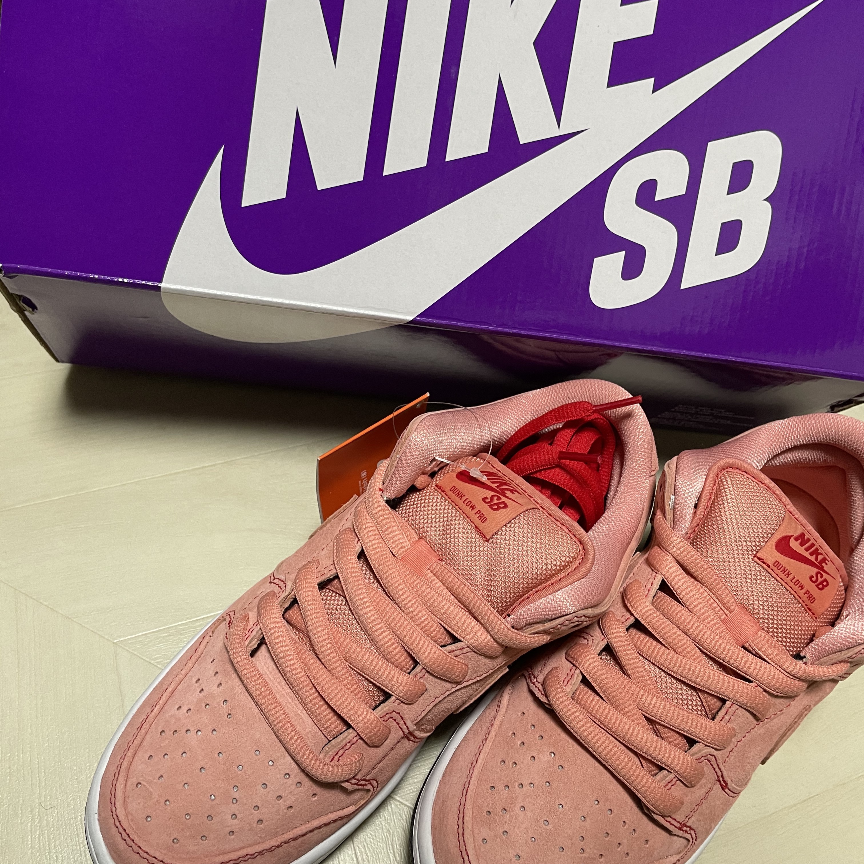 Nike SB Dunk Low Pro Pink Pig 착용 스타일 - 1