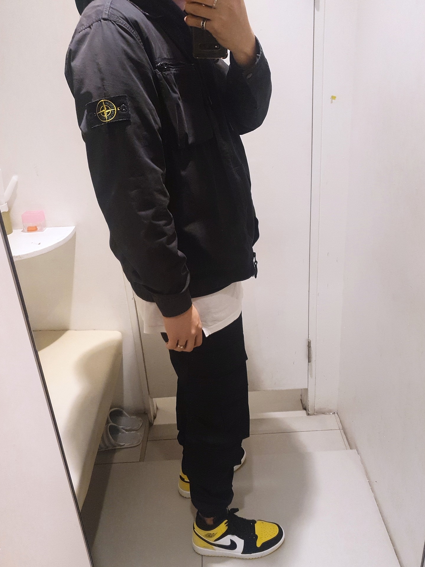 Jordan 1 Mid Yellow Toe Black 착용 스타일