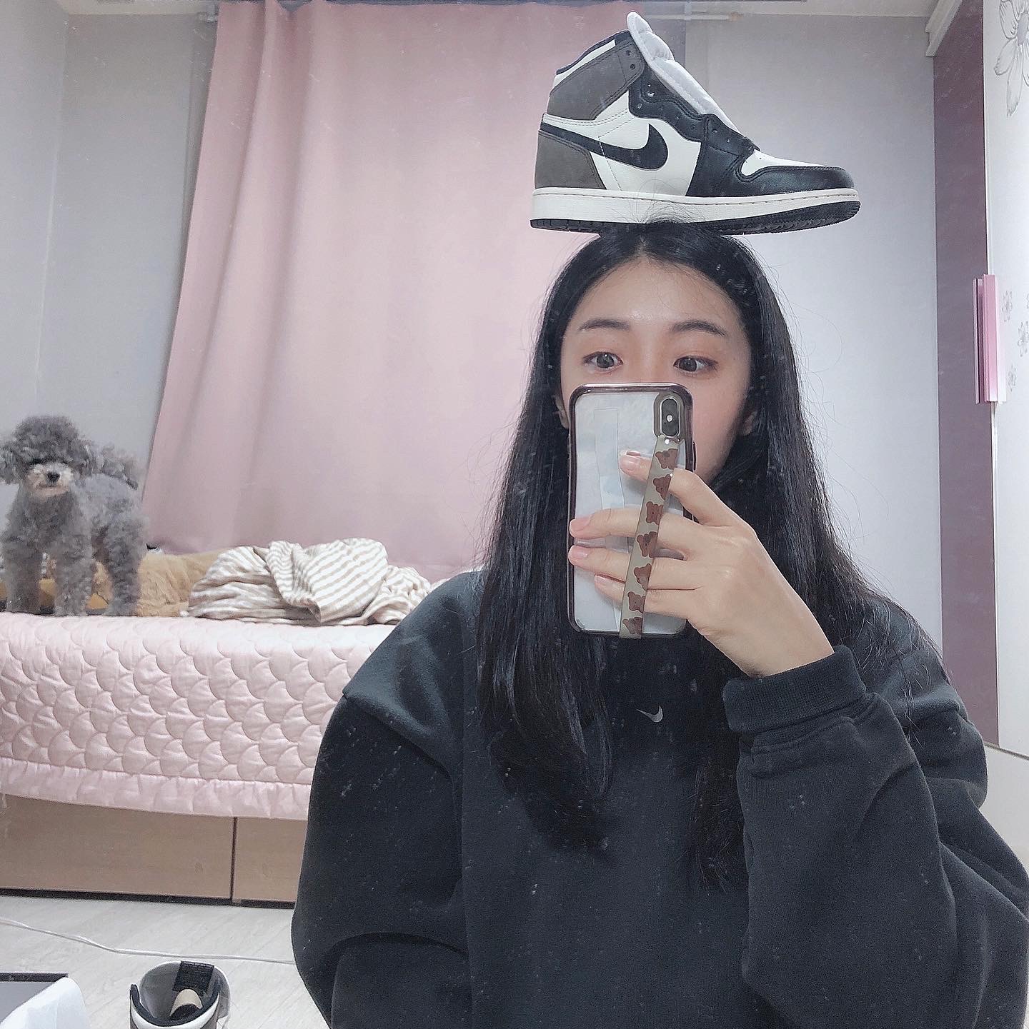 (GS) Jordan 1 Retro High OG Black Mocha 착용 스타일