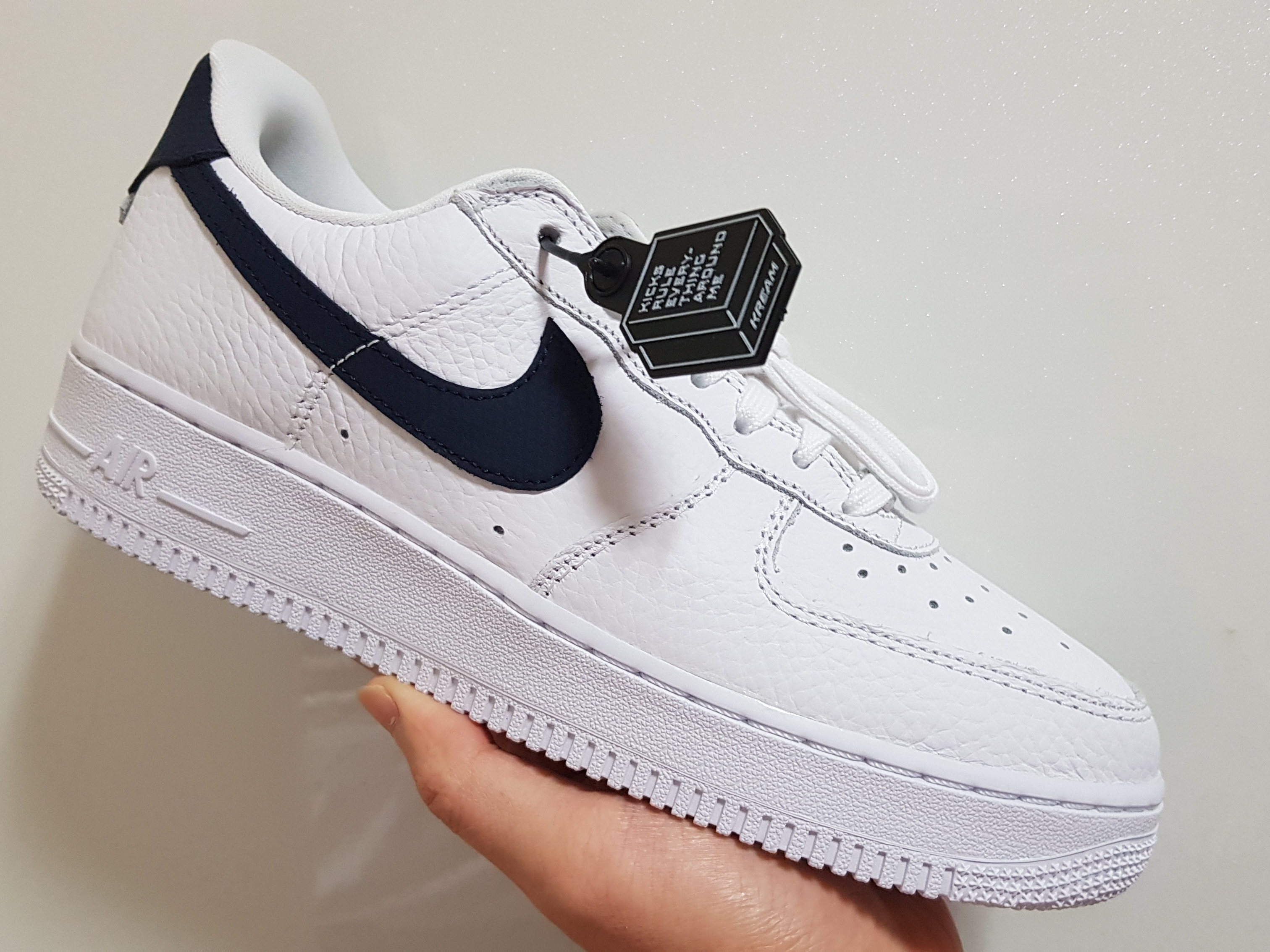 Nike Air Force 1 '07 Craft White & Obsidian 착용 스타일