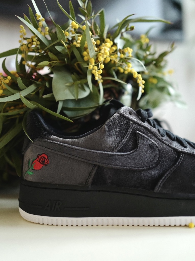 Nike Air Force 1 Low Rose Velvet 착용 스타일 - 2