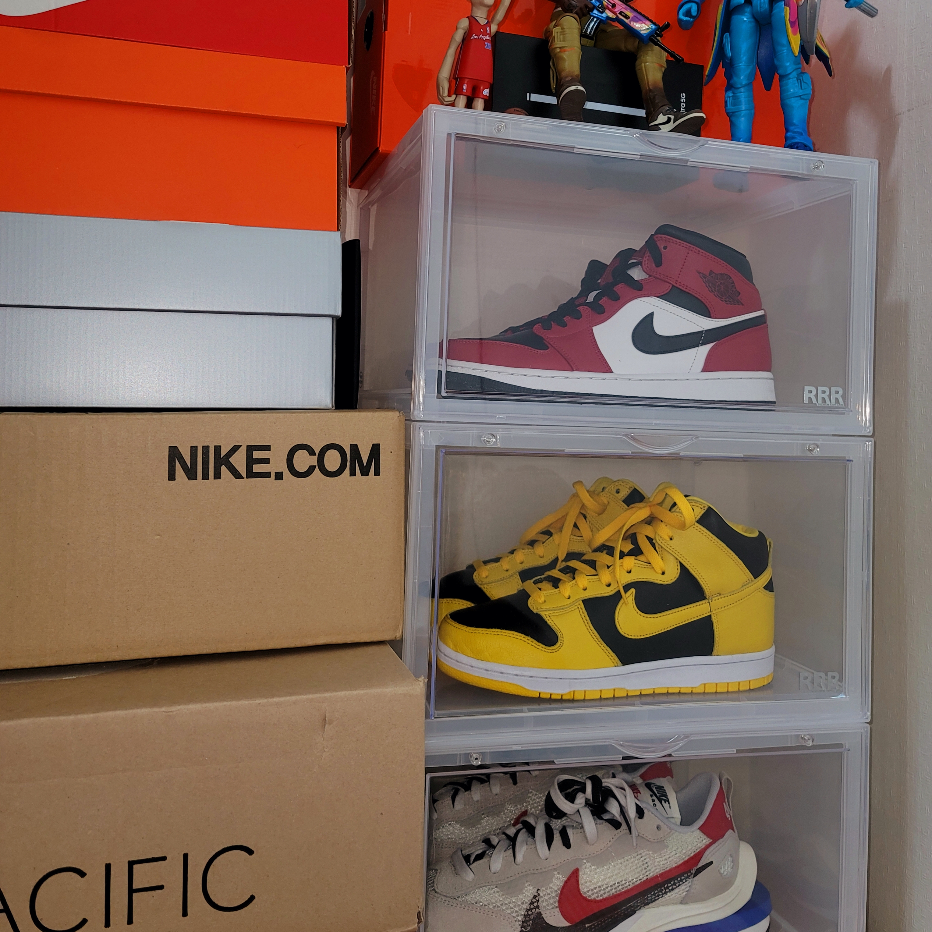 Jordan 1 Mid Chicago Black Toe, Nike Dunk High SP Varsity Maize 착용 스타일