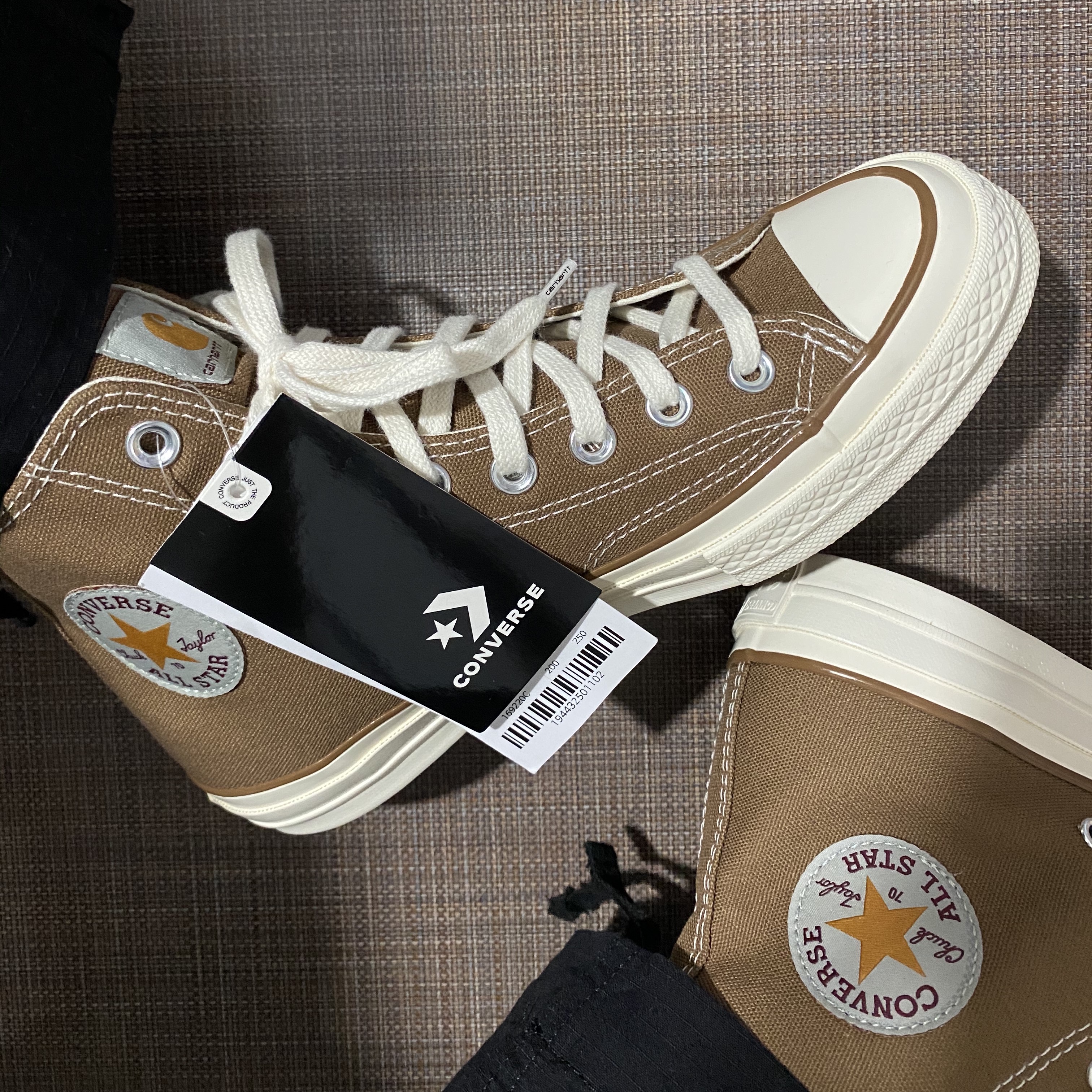 Converse x Carhartt WIP Chuck 70 High Hamilton Brown 착용 스타일 - 2
