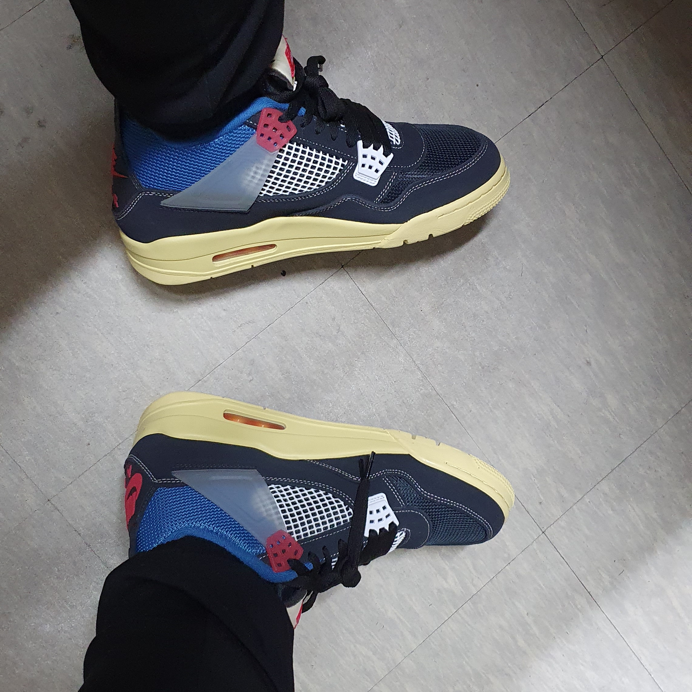 Jordan 4 x Union Retro Off Noir 착용 스타일 - 3