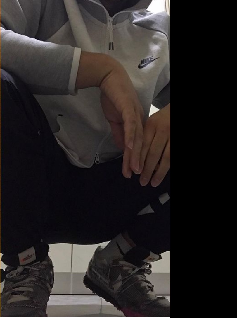 (W) Nike x Off-White Waffle Racer Black 착용 스타일