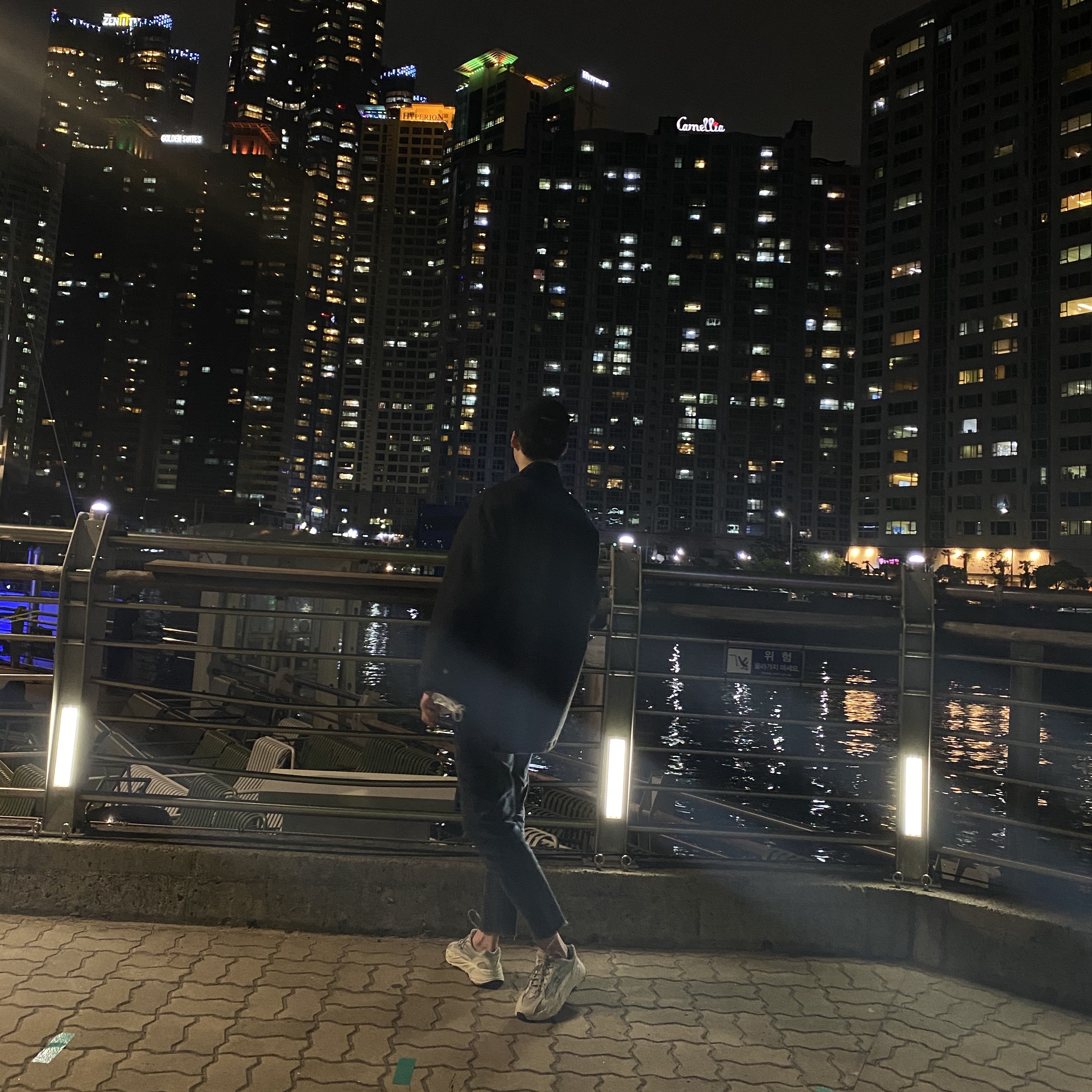 Adidas Yeezy Boost 700 V2 Static 2018 착용 스타일