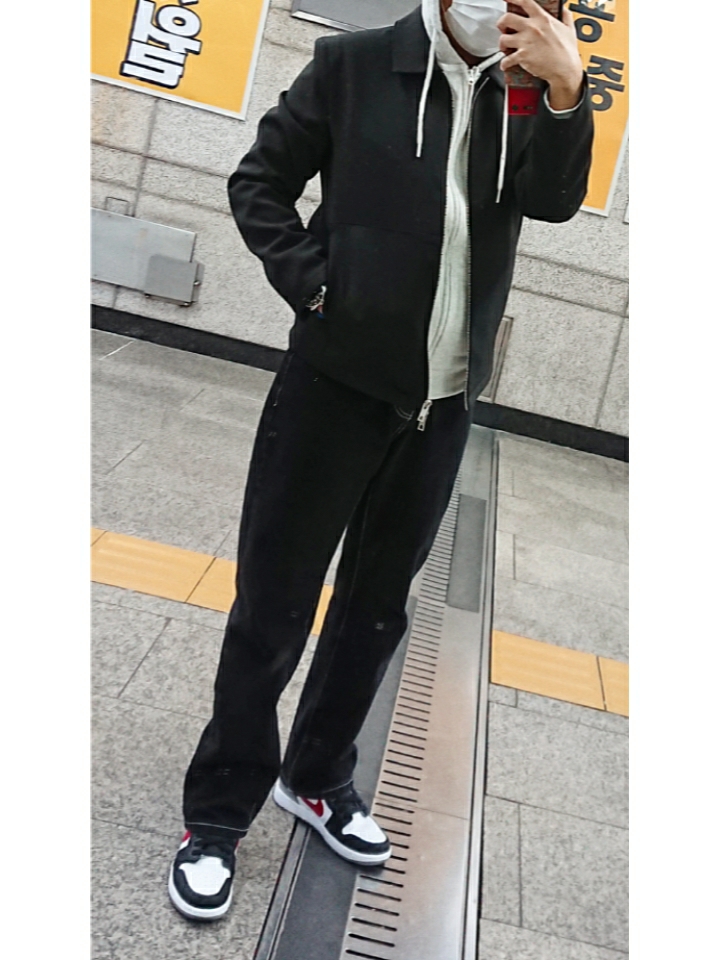Jordan 1 High FlyEase Black Particle Grey Gym Red 착용 스타일