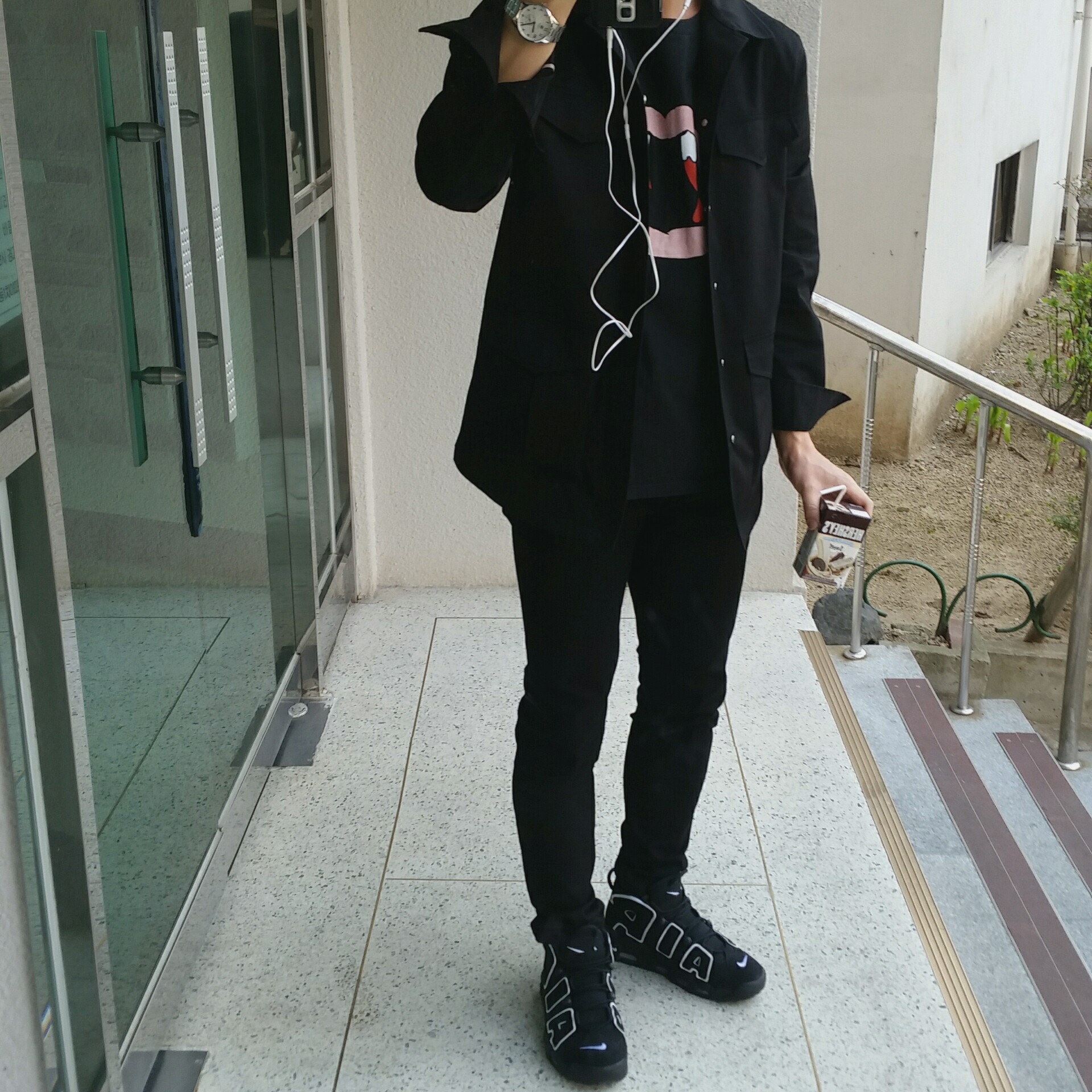 Nike Air More Uptempo Black White 2016 착용 스타일