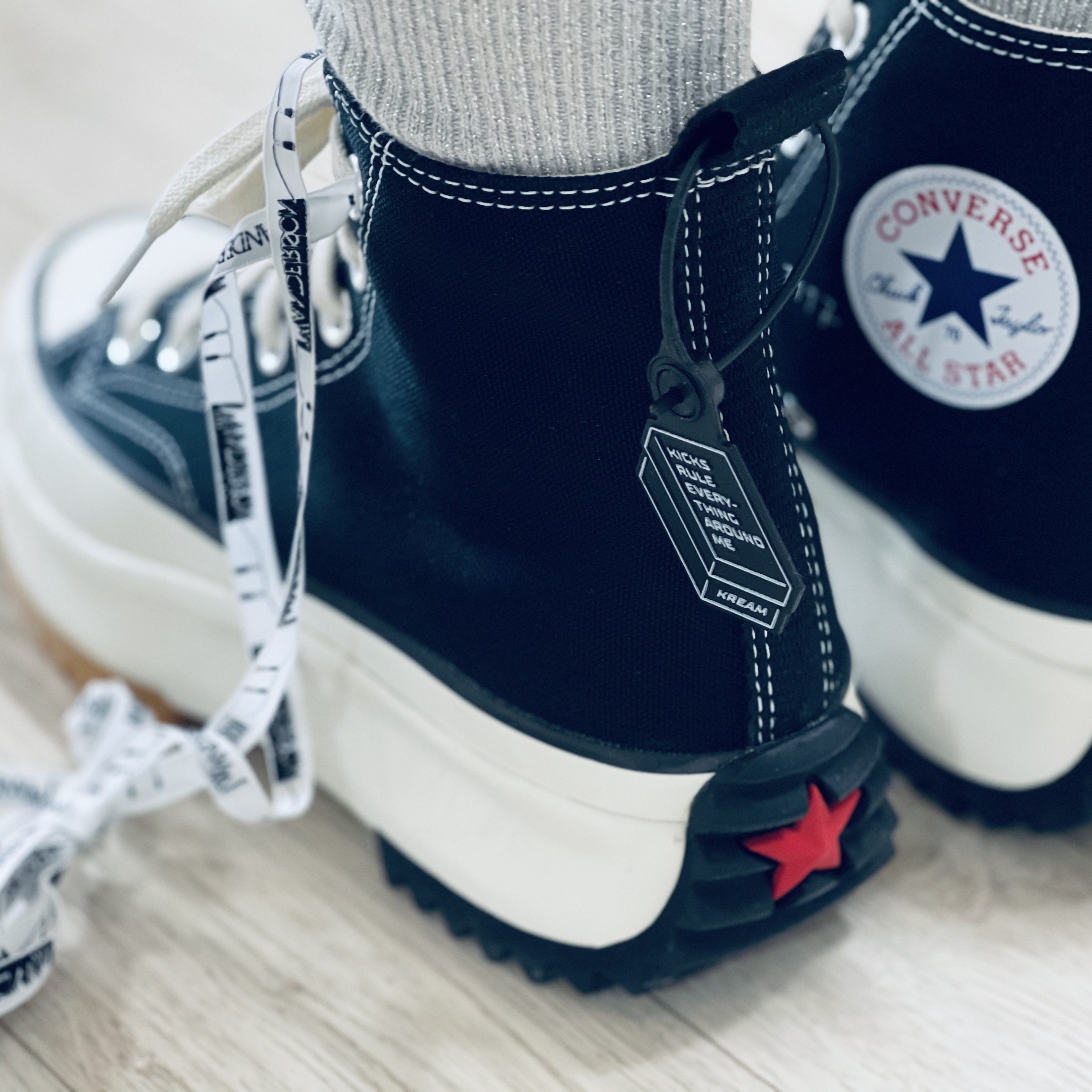 Converse x JW Anderson Run Star Hike Hi Black 착용 스타일