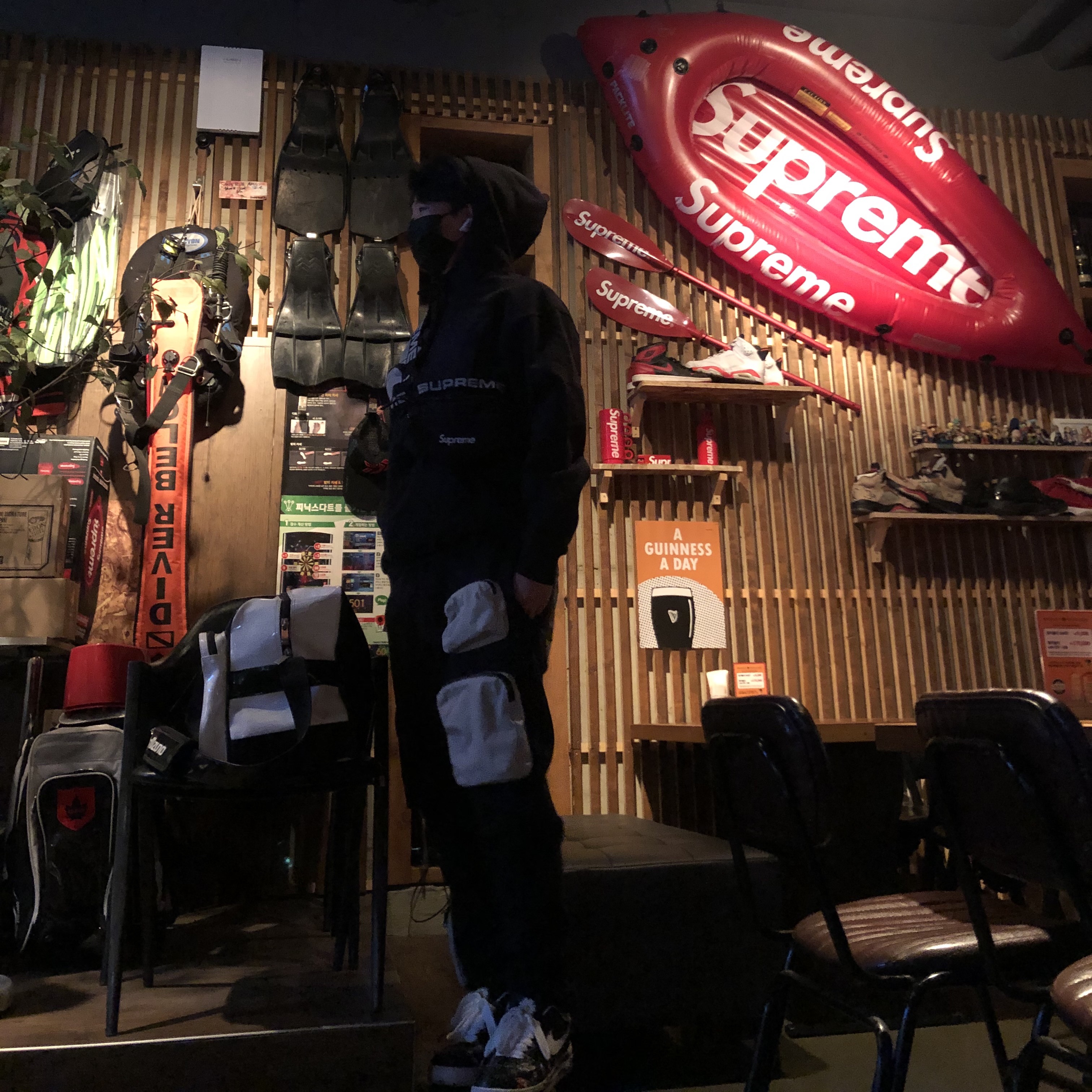 Supreme Waist Bag Black - 18SS, Nike x Peaceminusone Air Force 1 Low Para-Noise 착용 스타일