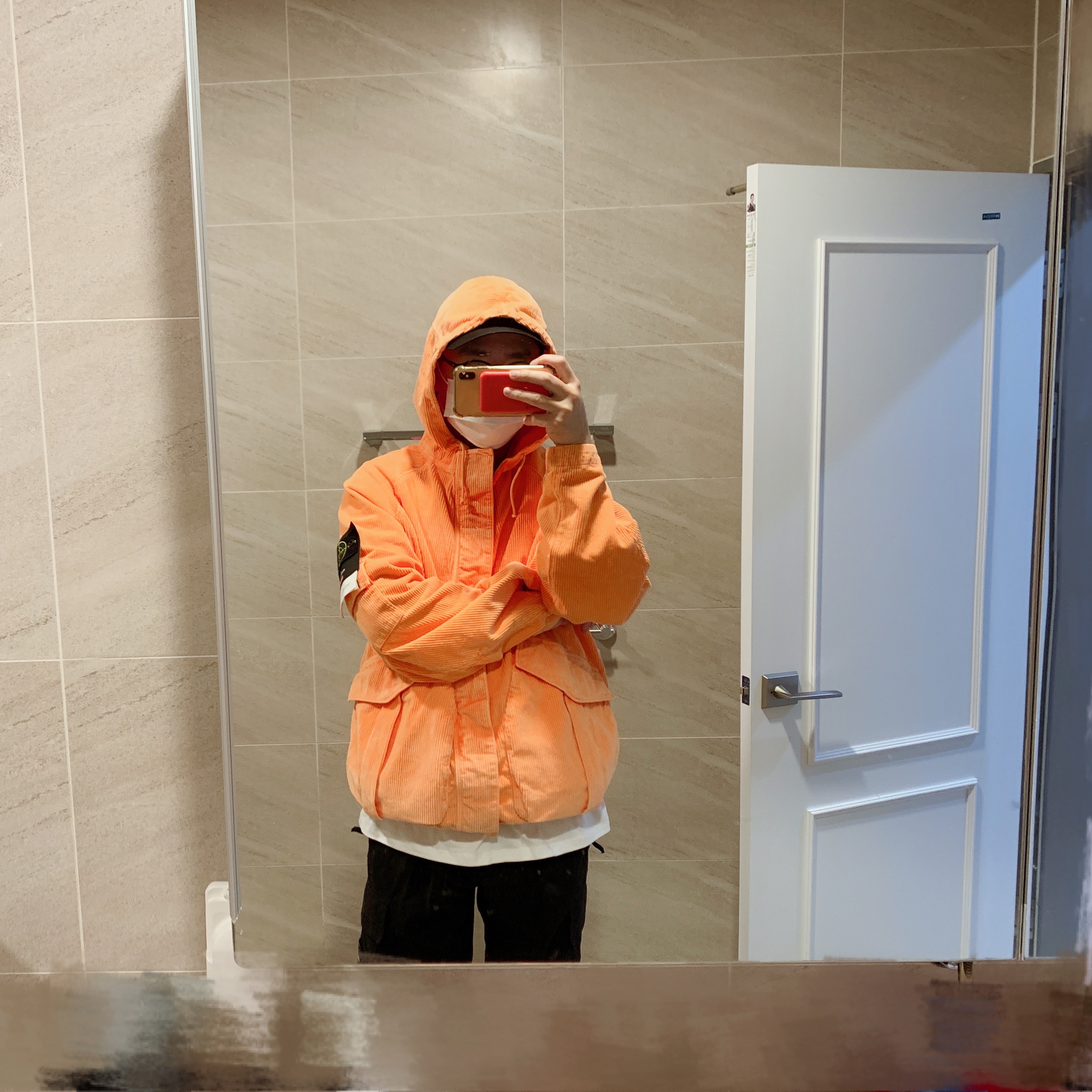 Supreme x Stone Island Corduroy Jacket Orange - 20FW, Supreme x Stone Island Painted Camo Nylon 6-Panel Black - 20FW 착용 스타일 - 1
