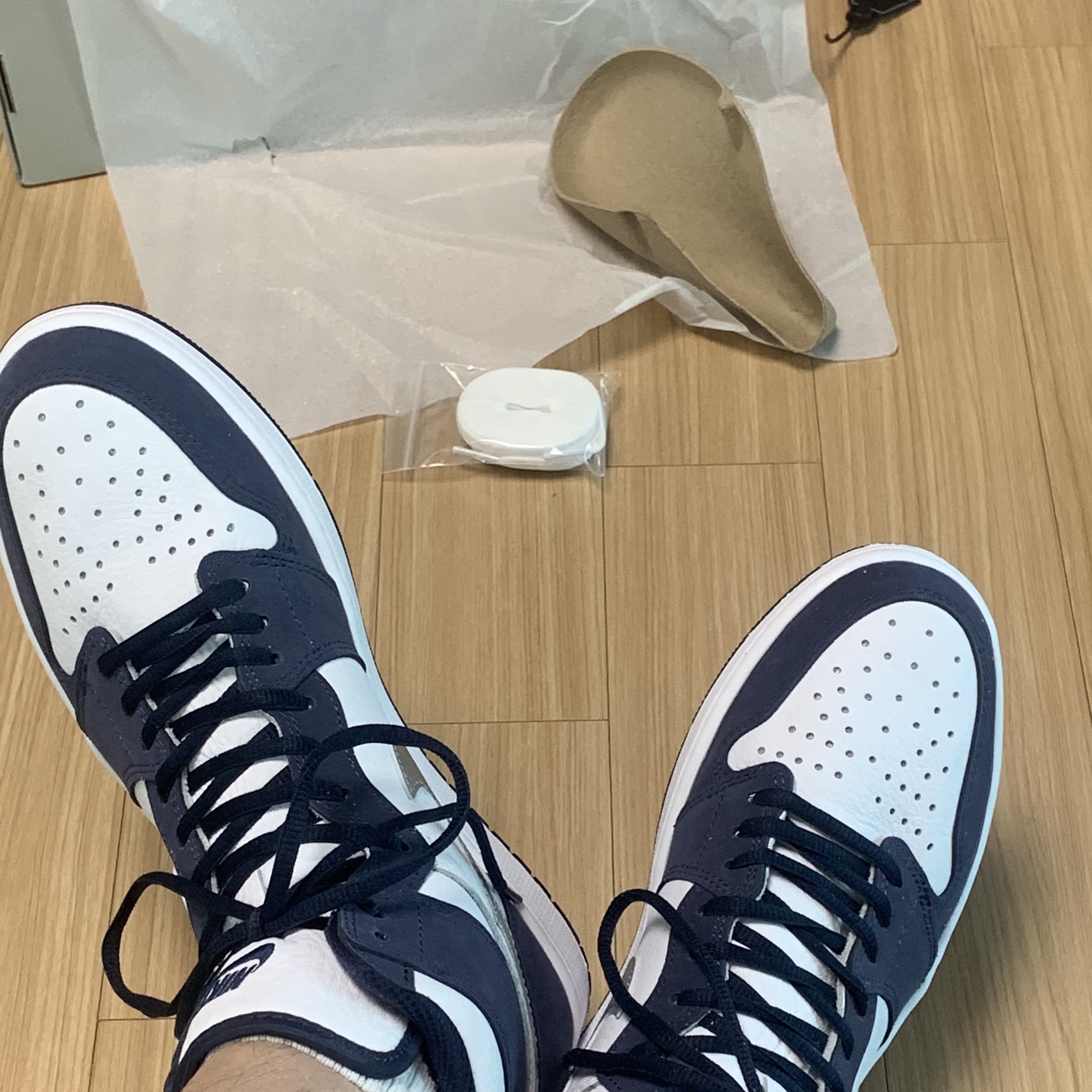 Jordan 1 Retro High OG CO.JP Midnight Navy 착용 스타일 - 2