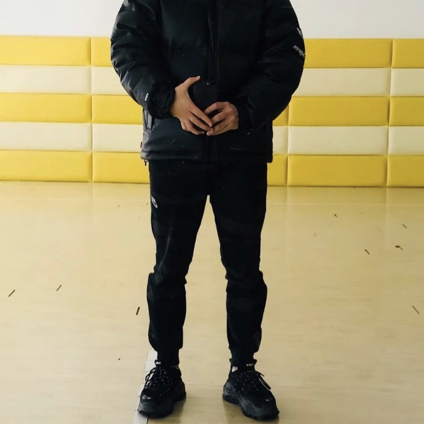 Balenciaga Triple S Sneakers Black 2020 착용 스타일