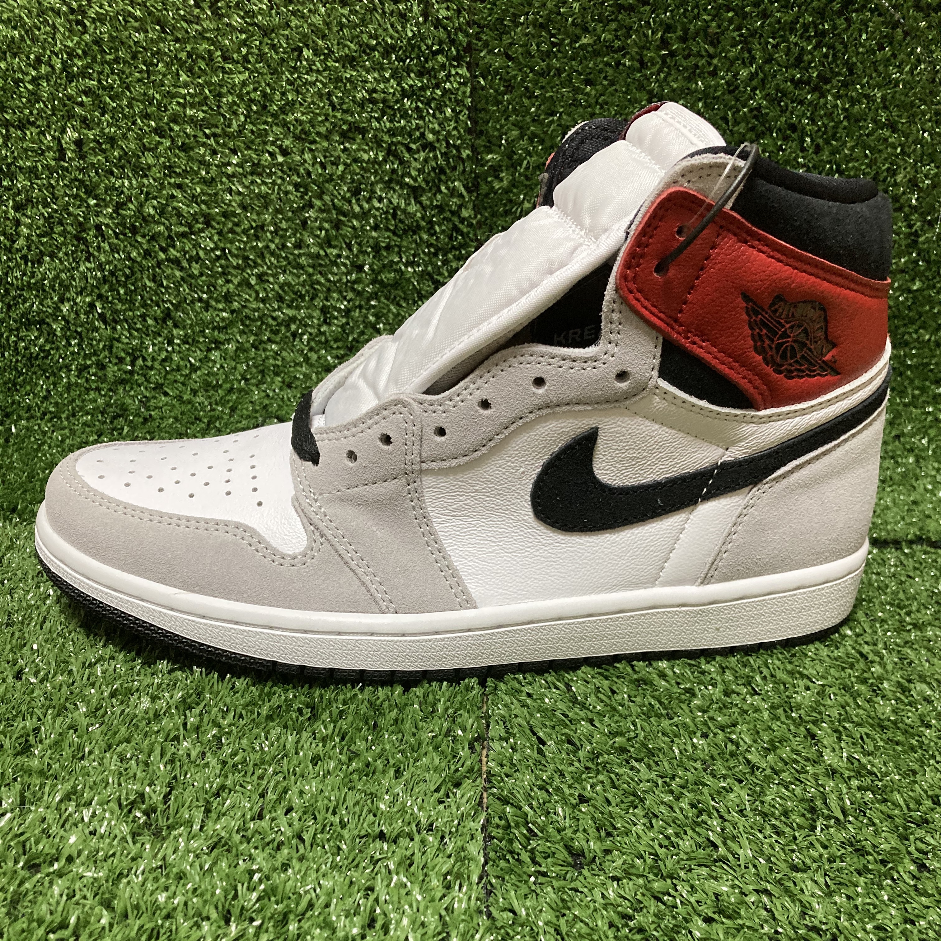 Jordan 1 Retro High OG Light Smoke Grey 착용 스타일
